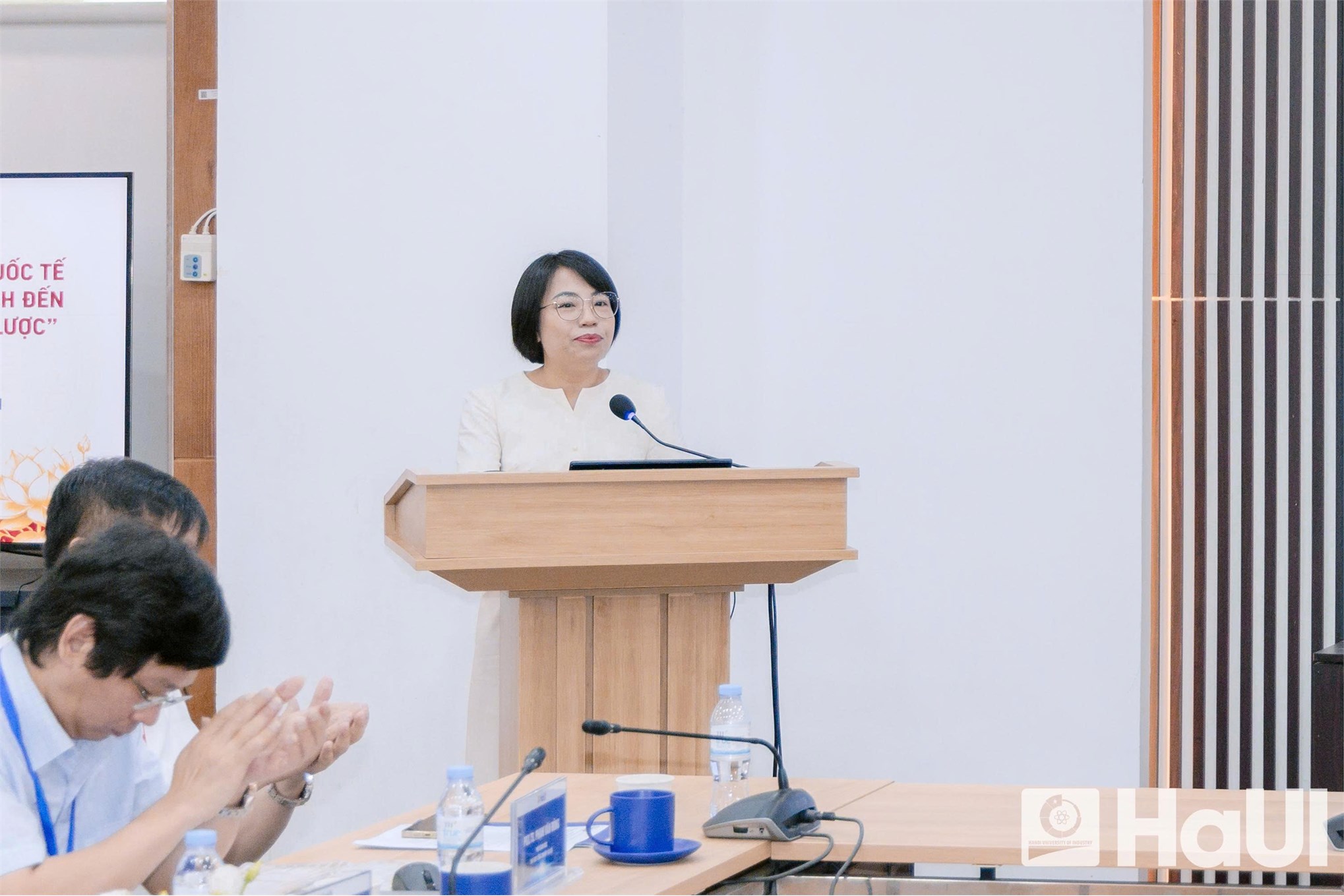 Hội thảo khoa học Quốc gia `Những vấn đề lý luận – thực tiễn`: Để giảng đường không chỉ truyền thụ tri thức mà còn là nơi thắp sáng khát vọng tuổi trẻ.