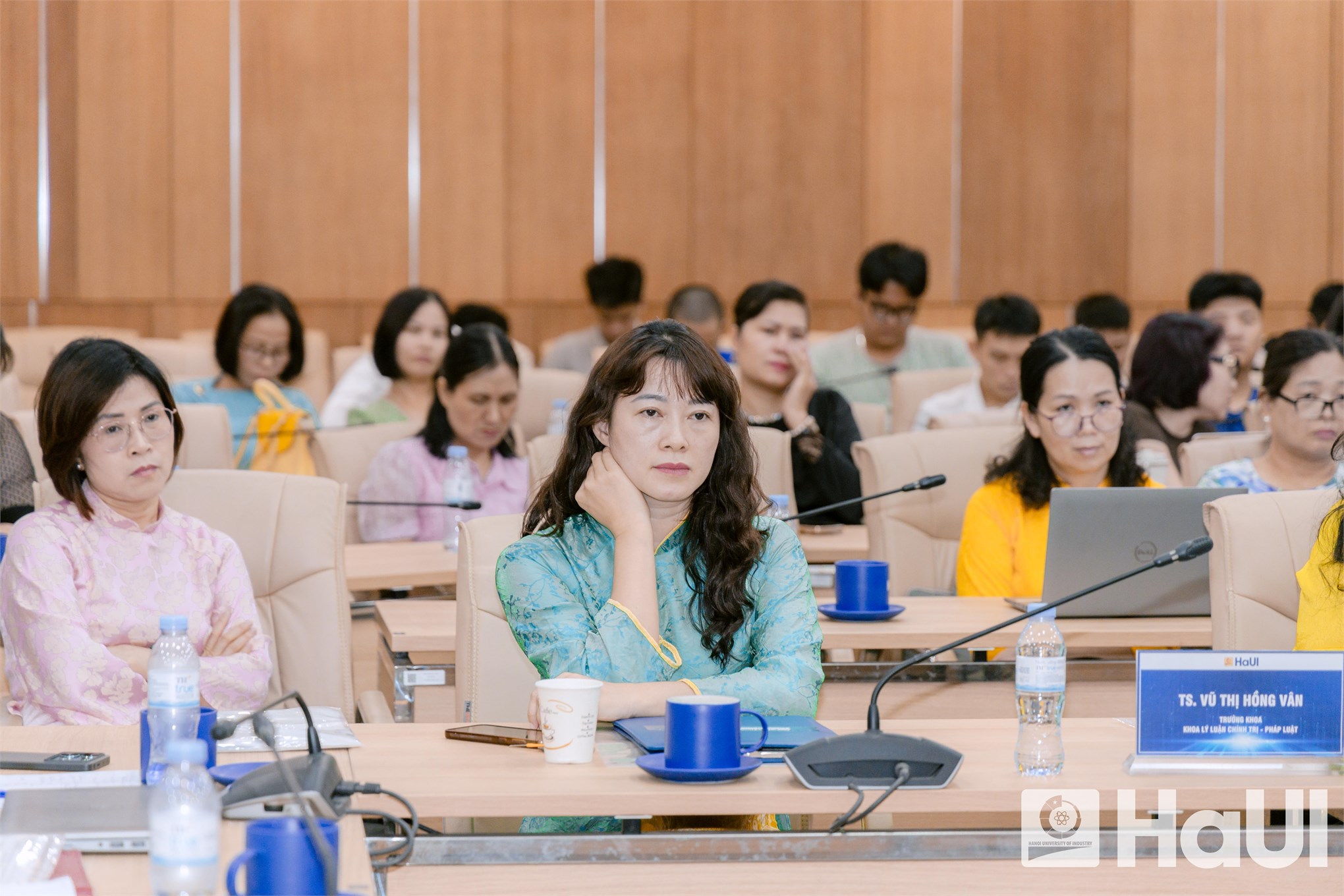 Hội thảo khoa học Quốc gia `Những vấn đề lý luận – thực tiễn`: Để giảng đường không chỉ truyền thụ tri thức mà còn là nơi thắp sáng khát vọng tuổi trẻ.