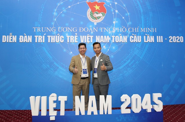 [thanhnien] Hành trình 25 năm để học và tập sự với những bài toán của thực tế