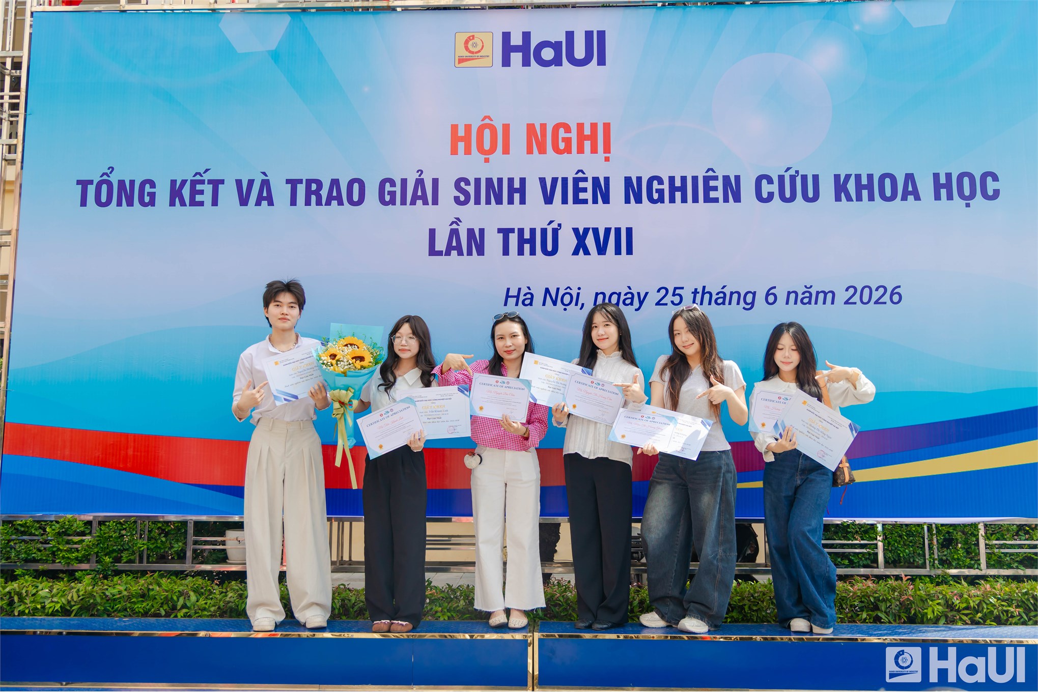 Sinh viên hệ EMI và hành trình đáng nhớ đến với giải Nhất Nghiên cứu khoa học