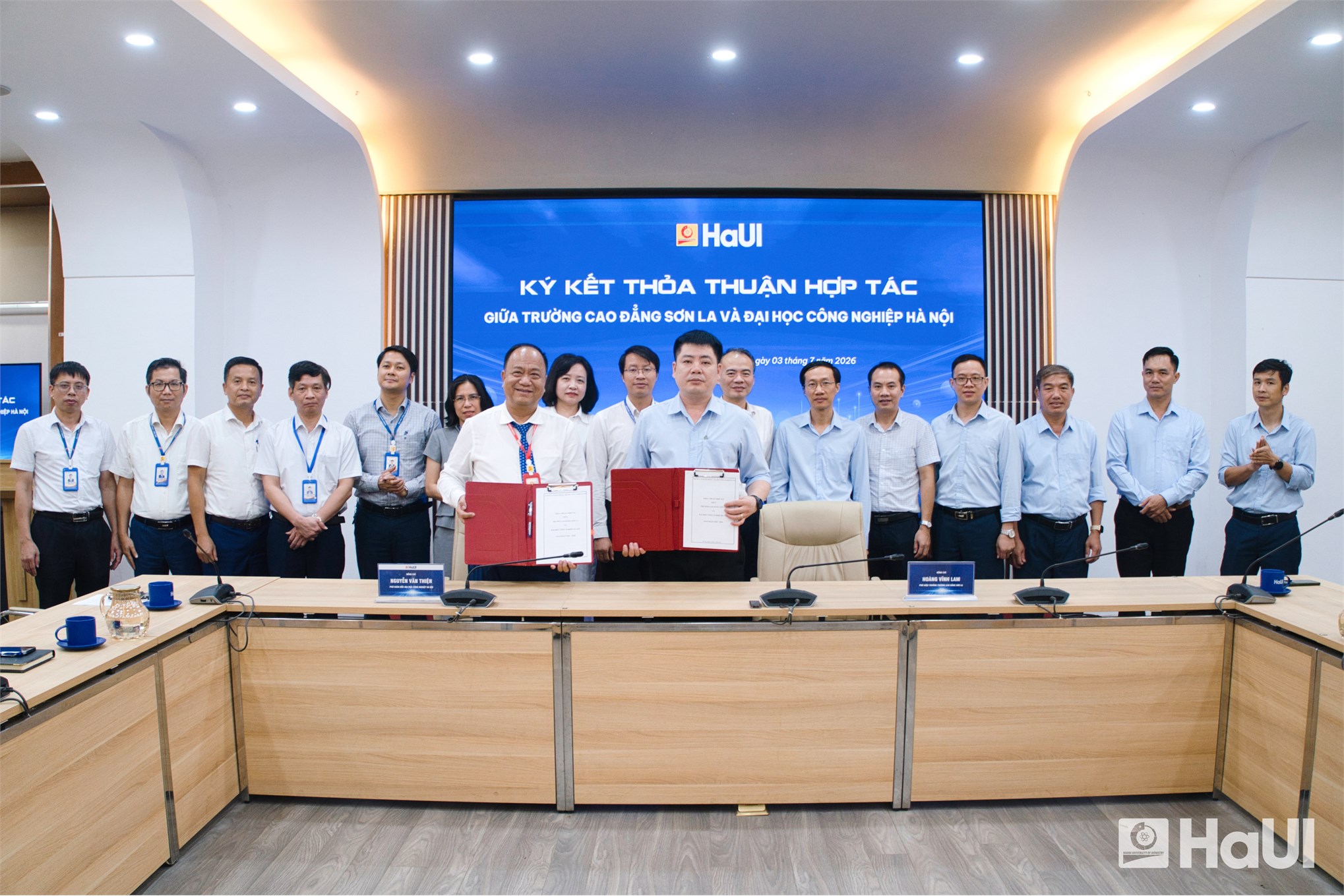 Chiến lược mở rộng hợp tác vùng: Đại học Công nghiệp Hà Nội ký kết thỏa thuận toàn diện với Trường Cao đẳng Sơn La