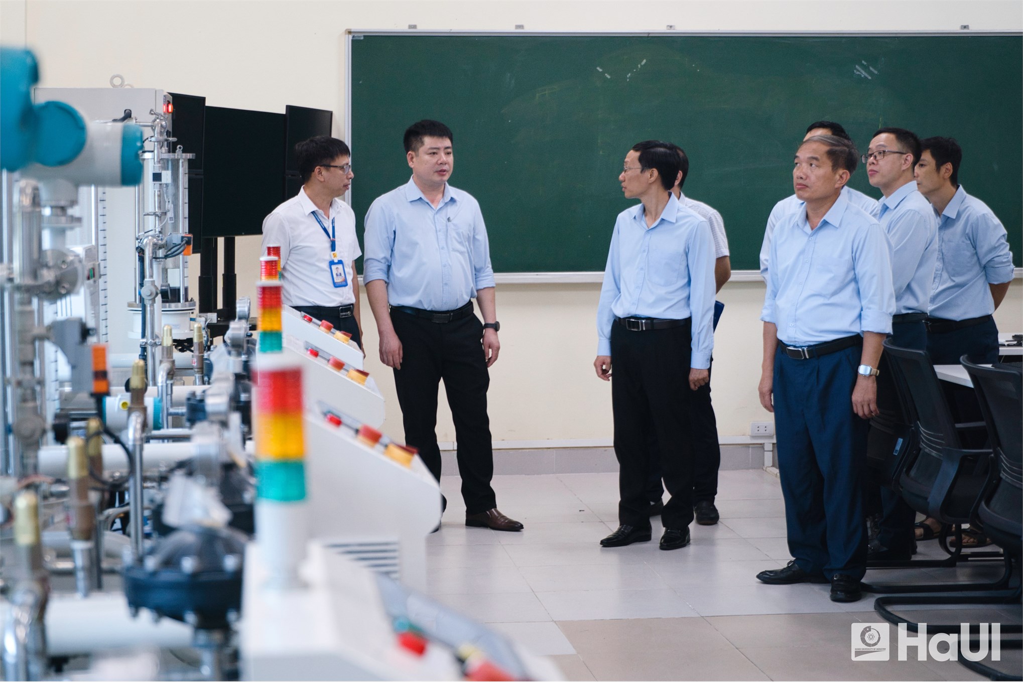 Chiến lược mở rộng hợp tác vùng: Đại học Công nghiệp Hà Nội ký kết thỏa thuận toàn diện với Trường Cao đẳng Sơn La