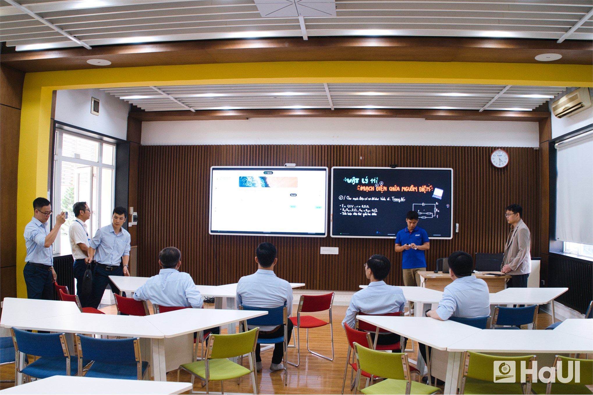 Chiến lược mở rộng hợp tác vùng: Đại học Công nghiệp Hà Nội ký kết thỏa thuận toàn diện với Trường Cao đẳng Sơn La