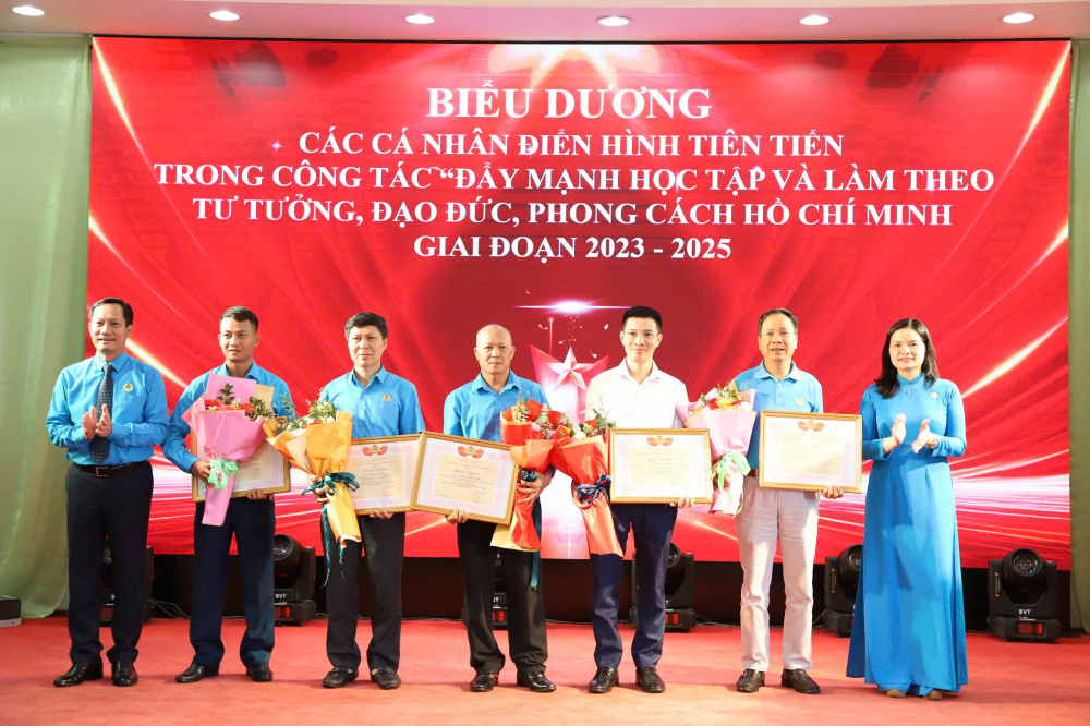 Đồng chí Lê Ba Phong vinh dự nhận Bằng khen chuyên đề về học tập và làm theo tư tưởng, đạo đức, phong cách Hồ Chí Minh giai đoạn 2023–2025
