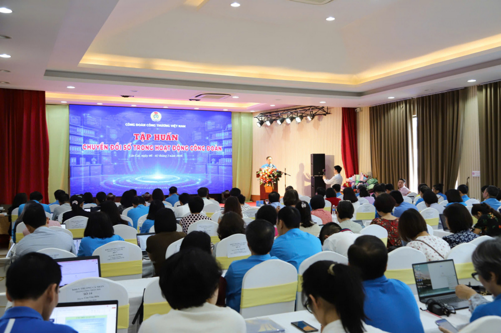 Công đoàn Đại học Công nghiệp Hà Nội tham gia tập huấn ứng dụng trí tuệ nhân tạo (AI) trong hoạt động công đoàn