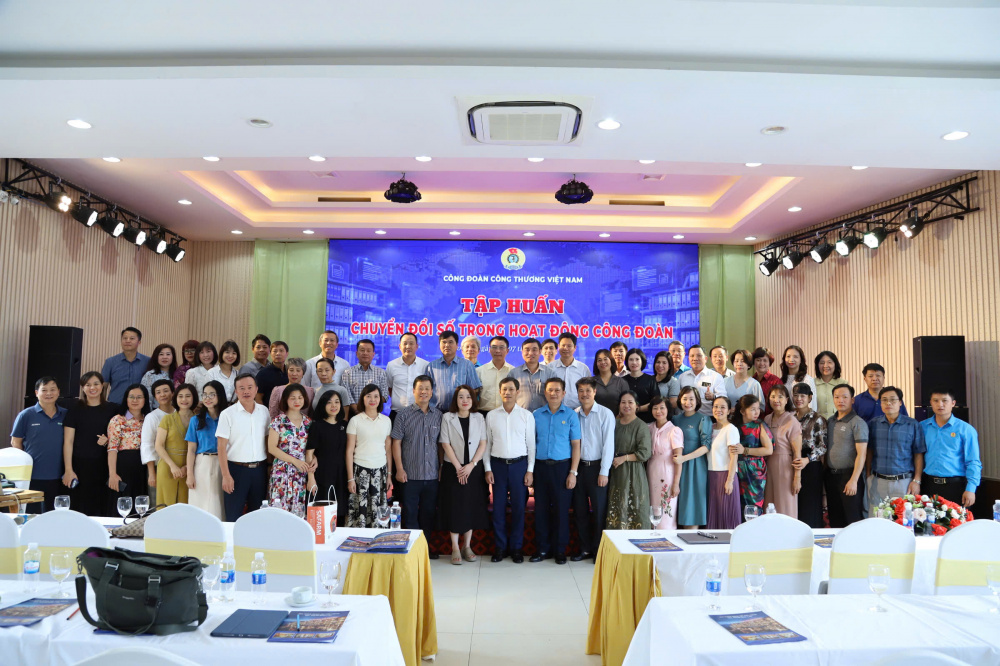 Công đoàn Đại học Công nghiệp Hà Nội tham gia tập huấn ứng dụng trí tuệ nhân tạo (AI) trong hoạt động công đoàn