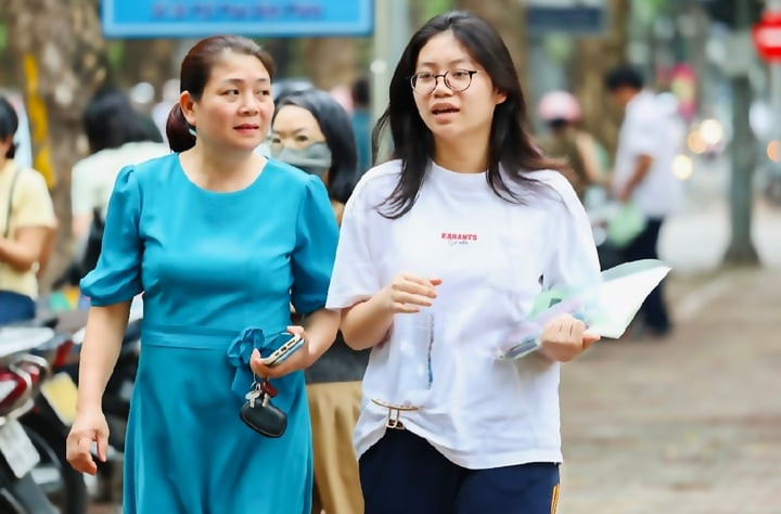 [baoquangninh] 102 trường đại học công bố điểm sàn năm 2026, dao động từ 15 đến 25 điểm