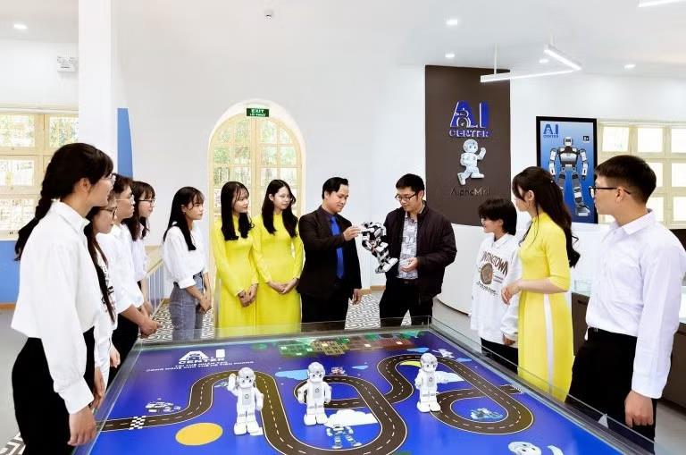 [giaoduc] Để đạt mục tiêu tăng trưởng hai con số, cần tháo gỡ điểm nghẽn trong đào tạo nhân lực chất lượng cao