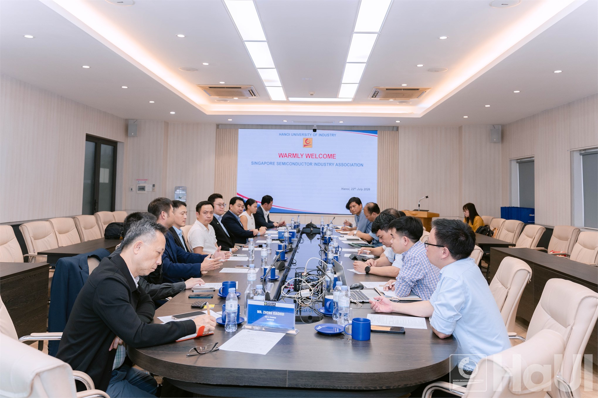 Đại học Công nghiệp Hà Nội tăng cường kết nối với hệ sinh thái bán dẫn Singapore