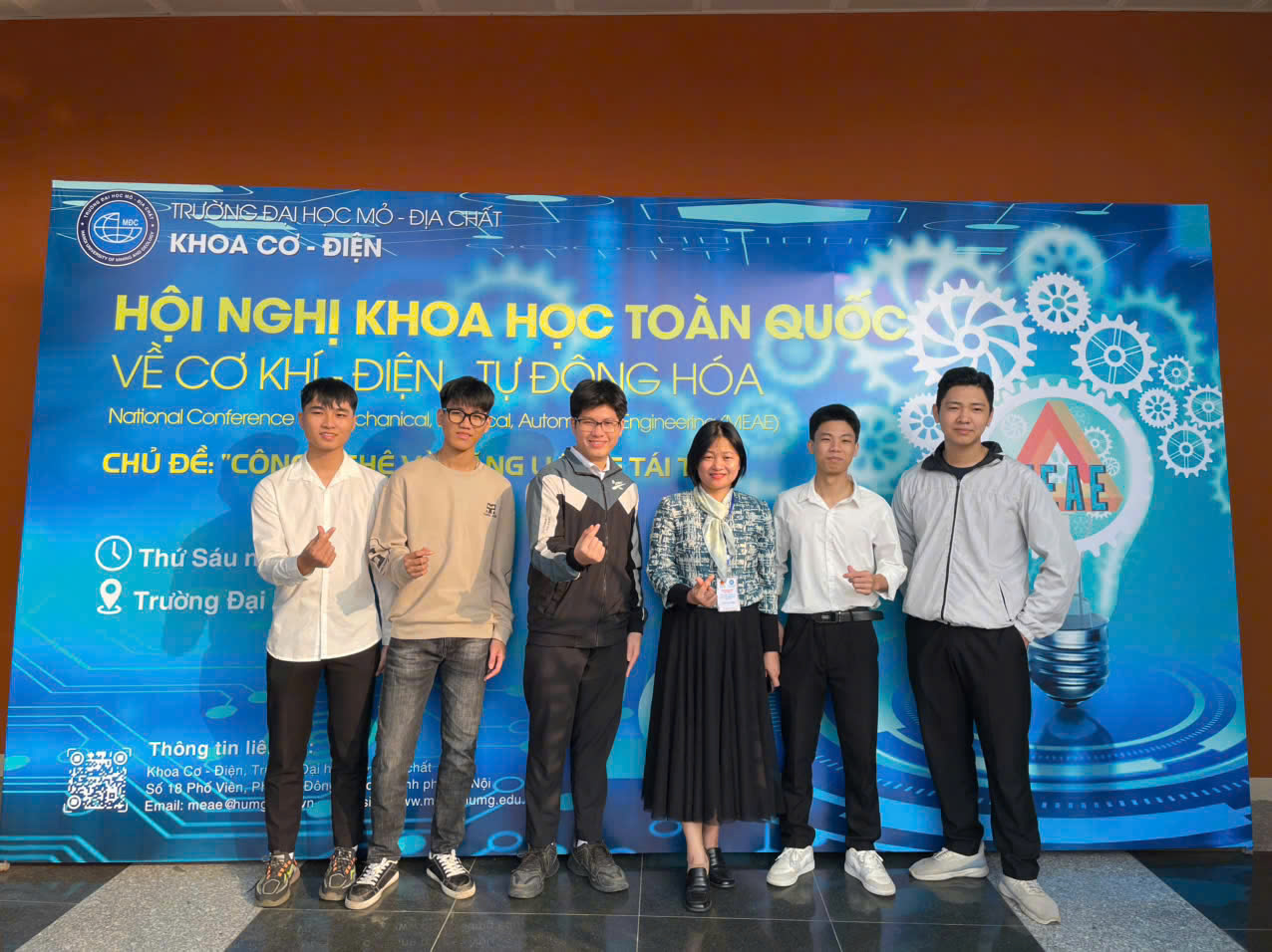 Mang công nghệ đến từng gia đình: Nghiên cứu và phát triển hệ thống theo dõi sức khỏe thông minh tại nhà