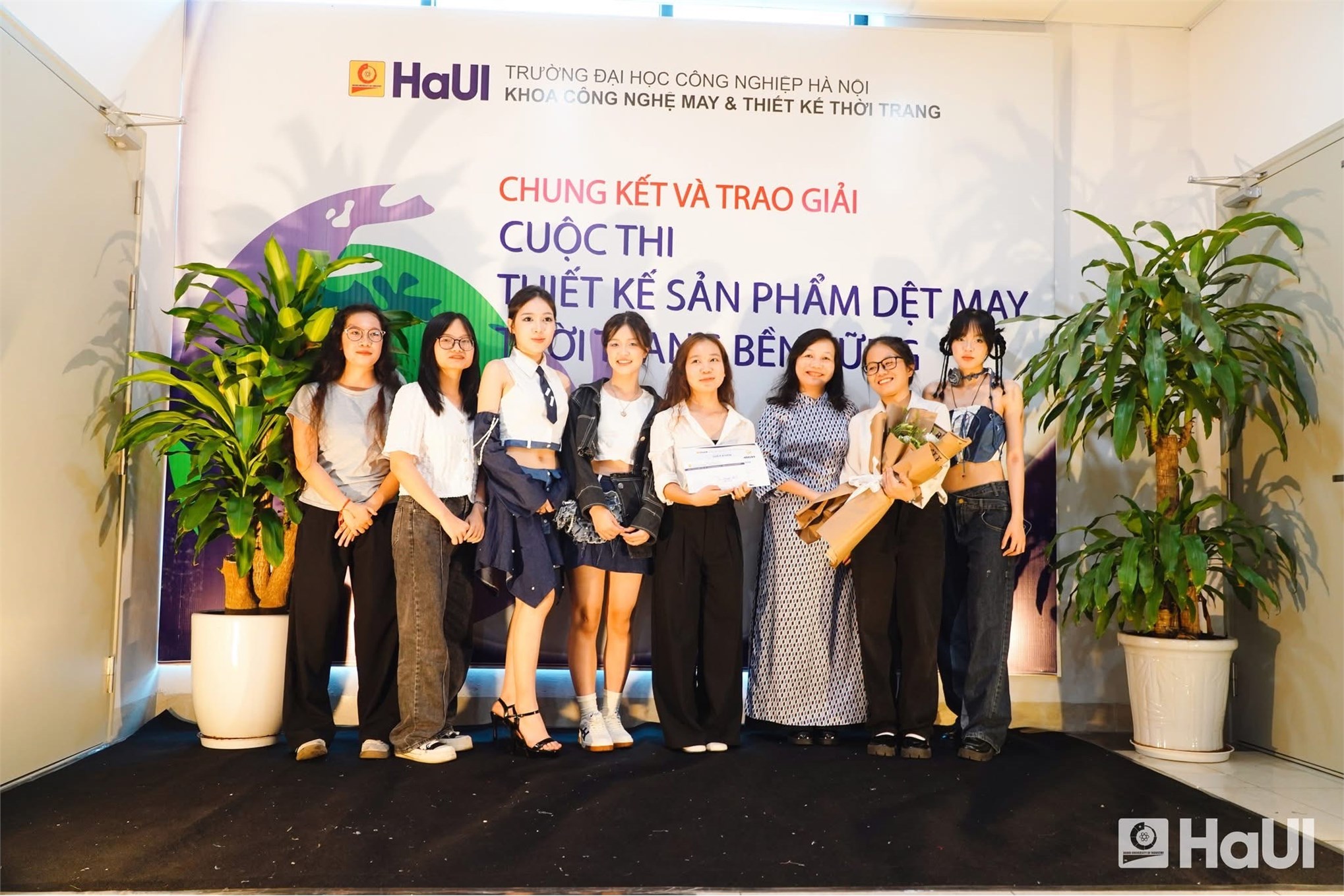 Phan Hoài Thu: Từ những nỗ lực bền bỉ đến ngôi vị thủ khoa ngành Công nghệ dệt, may