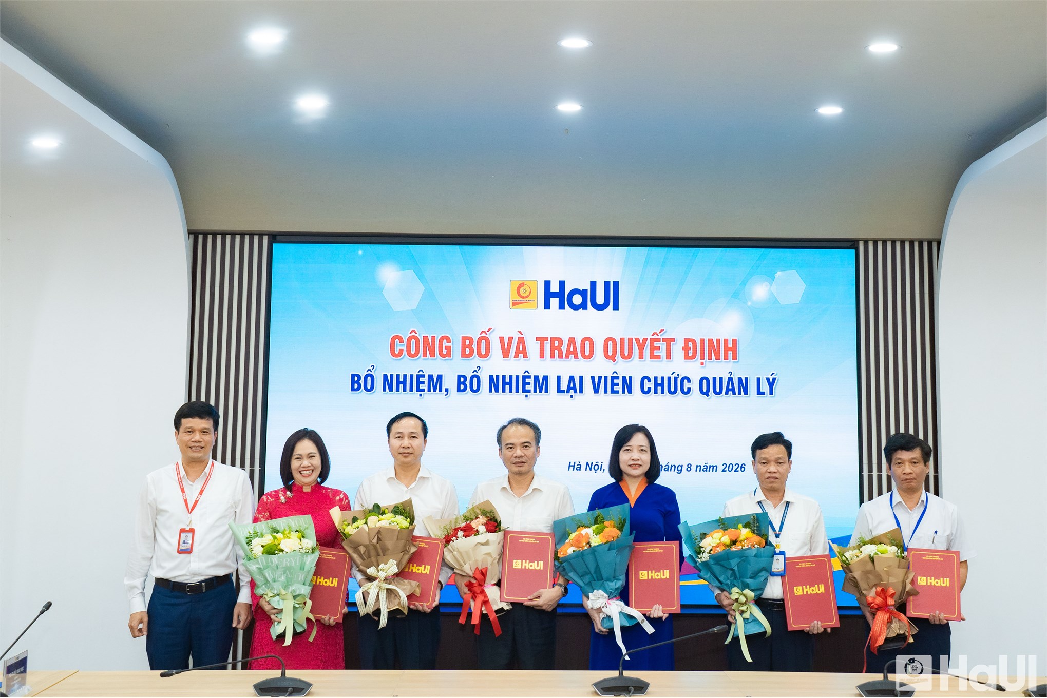 Trao Quyết định bổ nhiệm viên chức quản lý, Quyết định bổ nhiệm chức danh Giáo sư, Phó Giáo sư