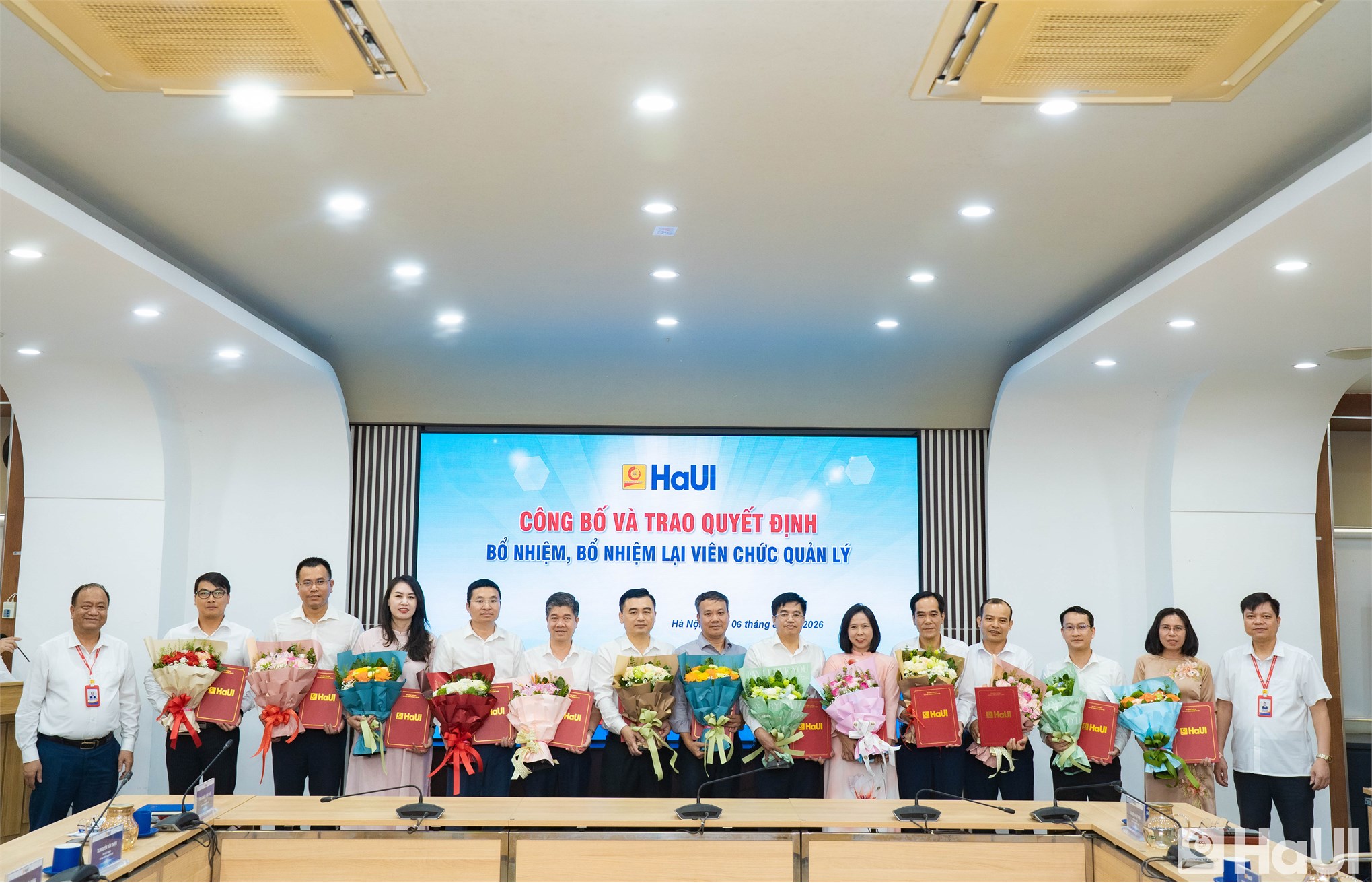 Trao Quyết định bổ nhiệm viên chức quản lý, Quyết định bổ nhiệm chức danh Giáo sư, Phó Giáo sư