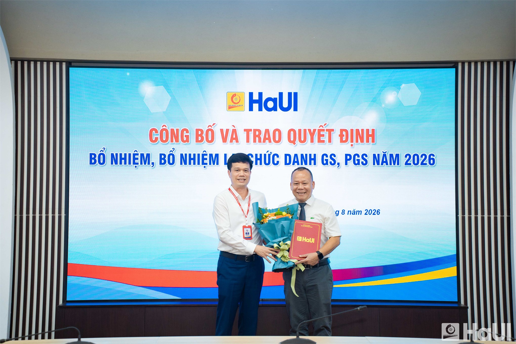 Trao Quyết định bổ nhiệm viên chức quản lý, Quyết định bổ nhiệm chức danh Giáo sư, Phó Giáo sư