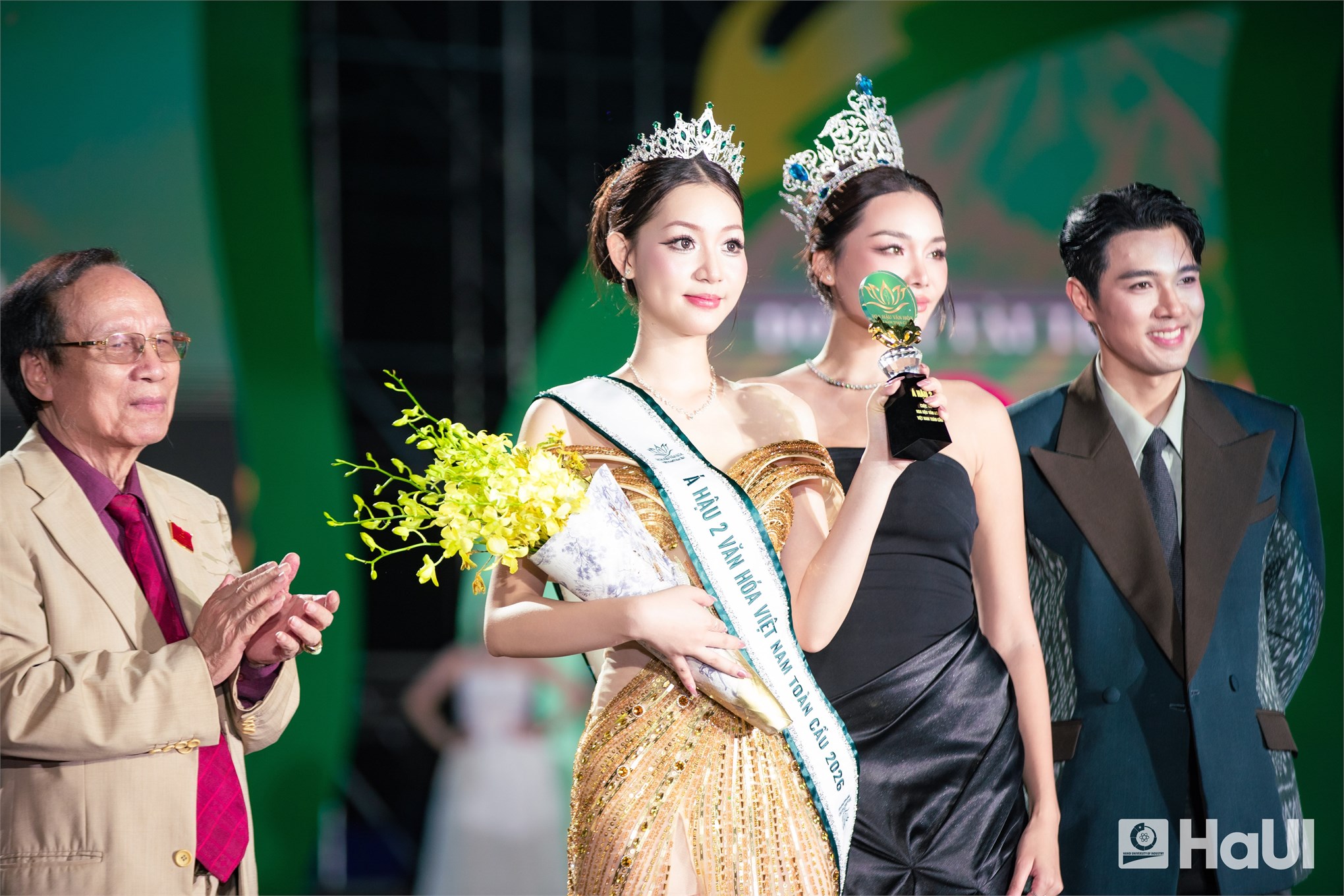 Hai nữ sinh Đại học Công nghiệp Hà Nội tỏa sáng với danh hiệu Á hậu 2 và Á hậu 3 tại Chung kết Hoa hậu Văn hóa Việt Nam Toàn cầu 2026
