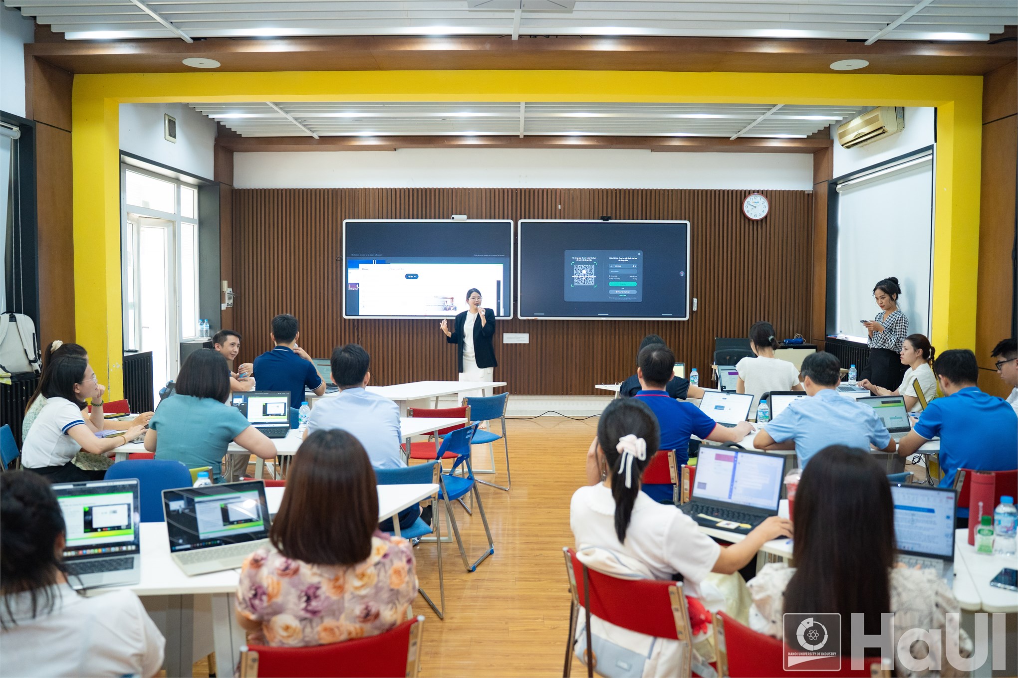 HaUI tập huấn sử dụng phòng học thông minh ClassIn trong giảng dạy