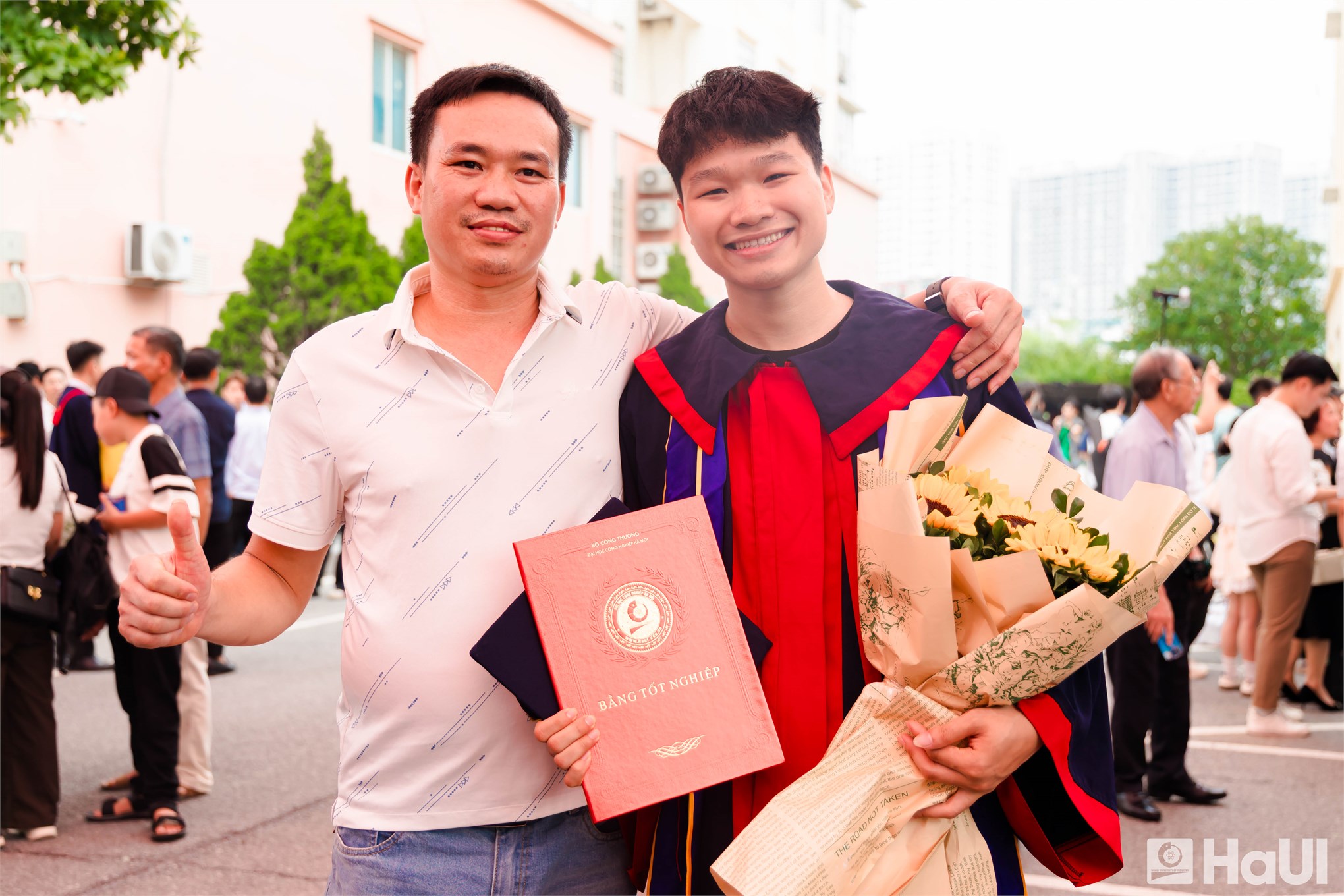 “Nguồn phải sạch, dòng điện phải luôn chảy” - hành trình mới của kỹ sư, cử nhân trường Điện-Điện tử, HaUI