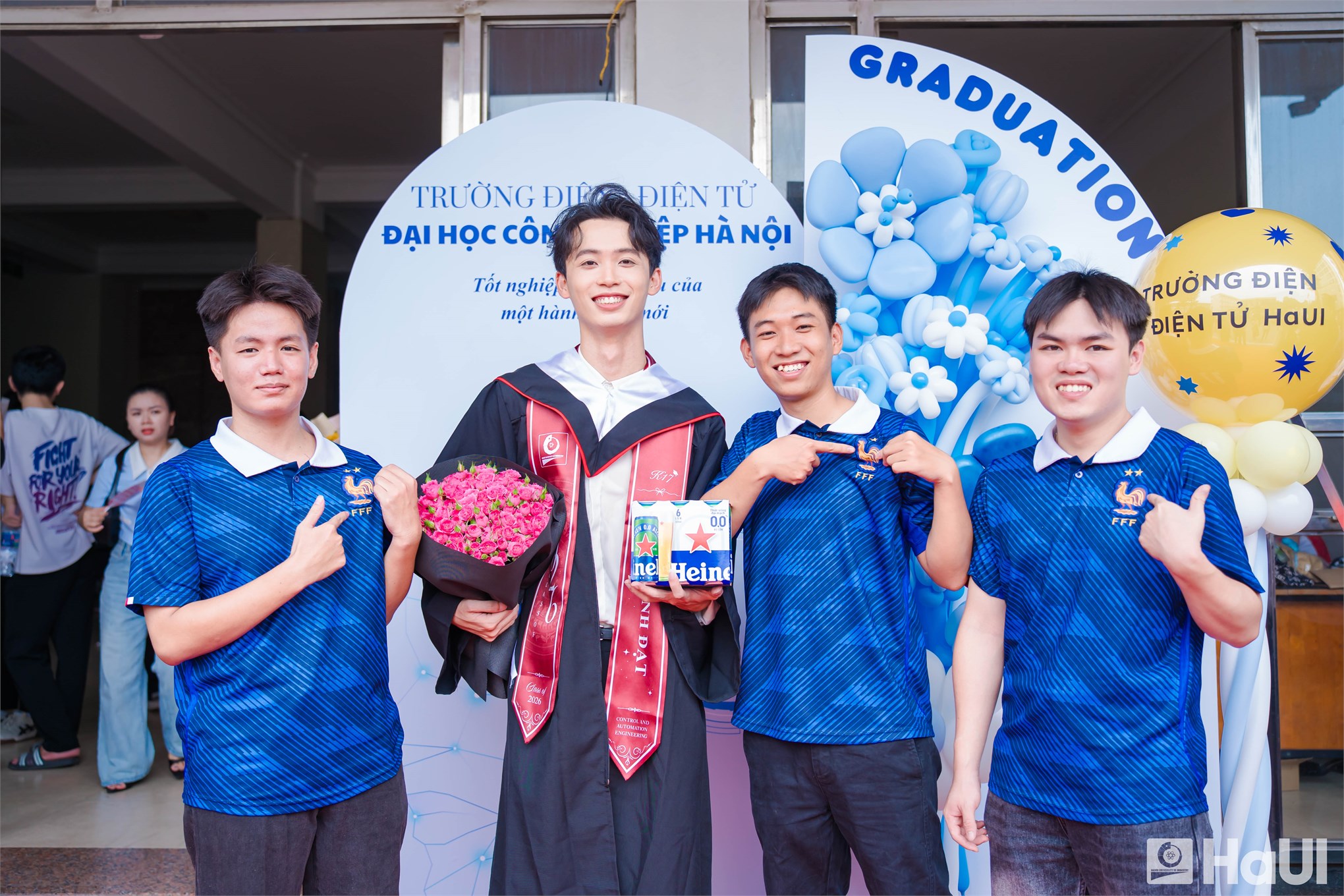 “Nguồn phải sạch, dòng điện phải luôn chảy” - hành trình mới của kỹ sư, cử nhân trường Điện-Điện tử, HaUI