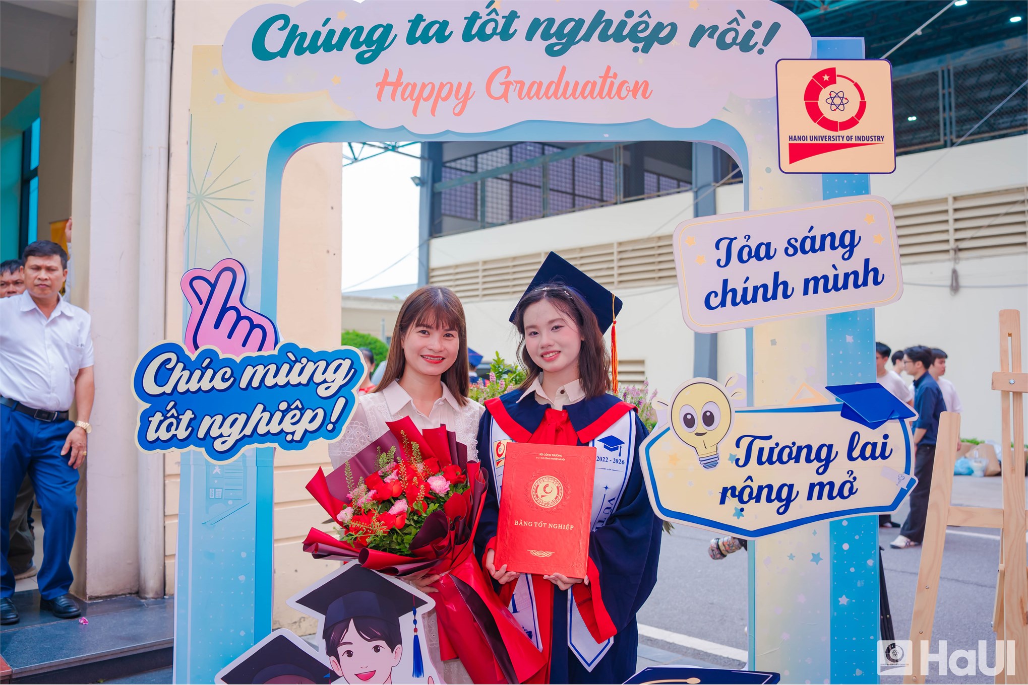 “Nguồn phải sạch, dòng điện phải luôn chảy” - hành trình mới của kỹ sư, cử nhân trường Điện-Điện tử, HaUI