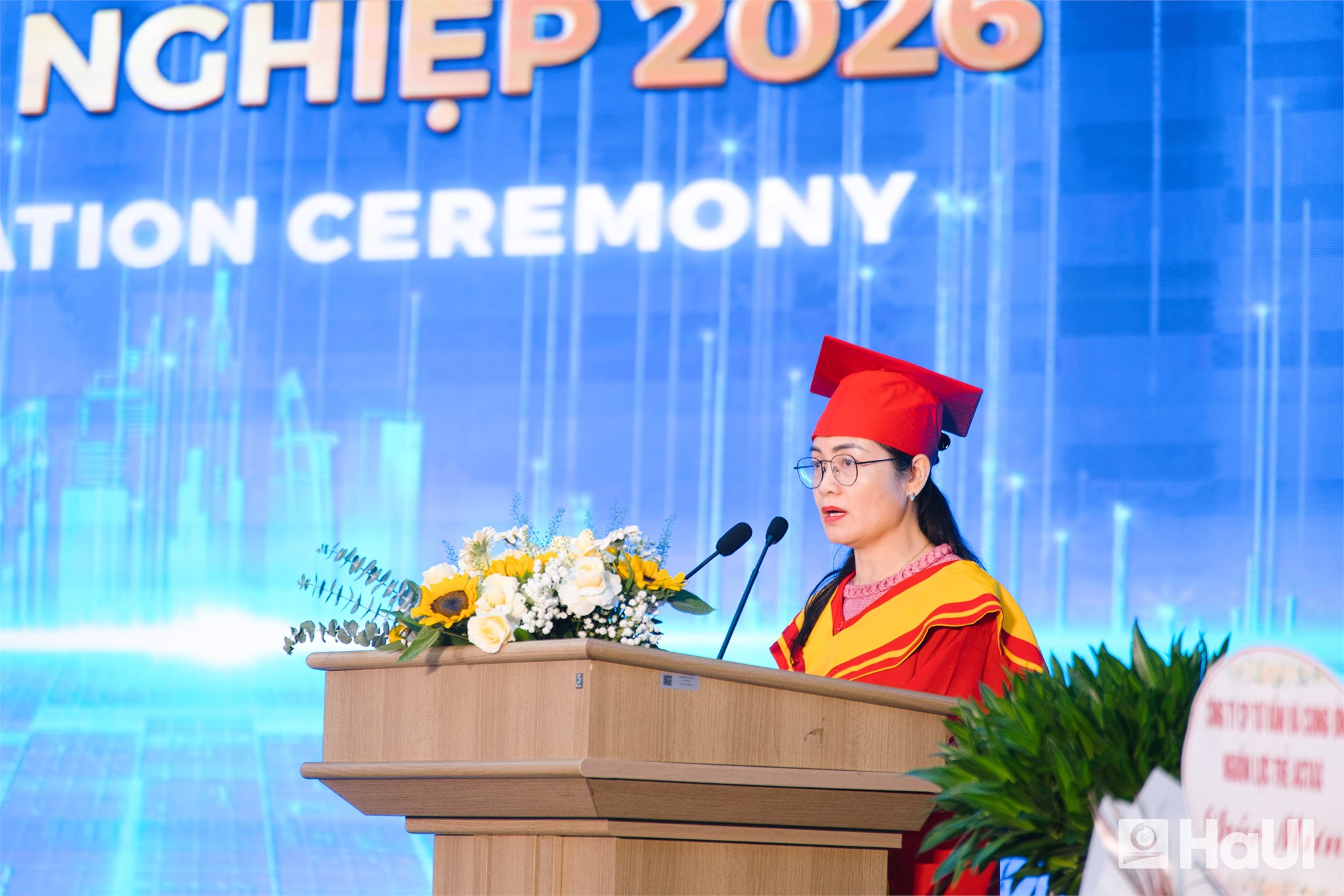 Đi xa bằng bản lĩnh, đi đúng hướng bằng sự tử tế - dấu ấn tốt nghiệp Trường Kinh tế, HaUI