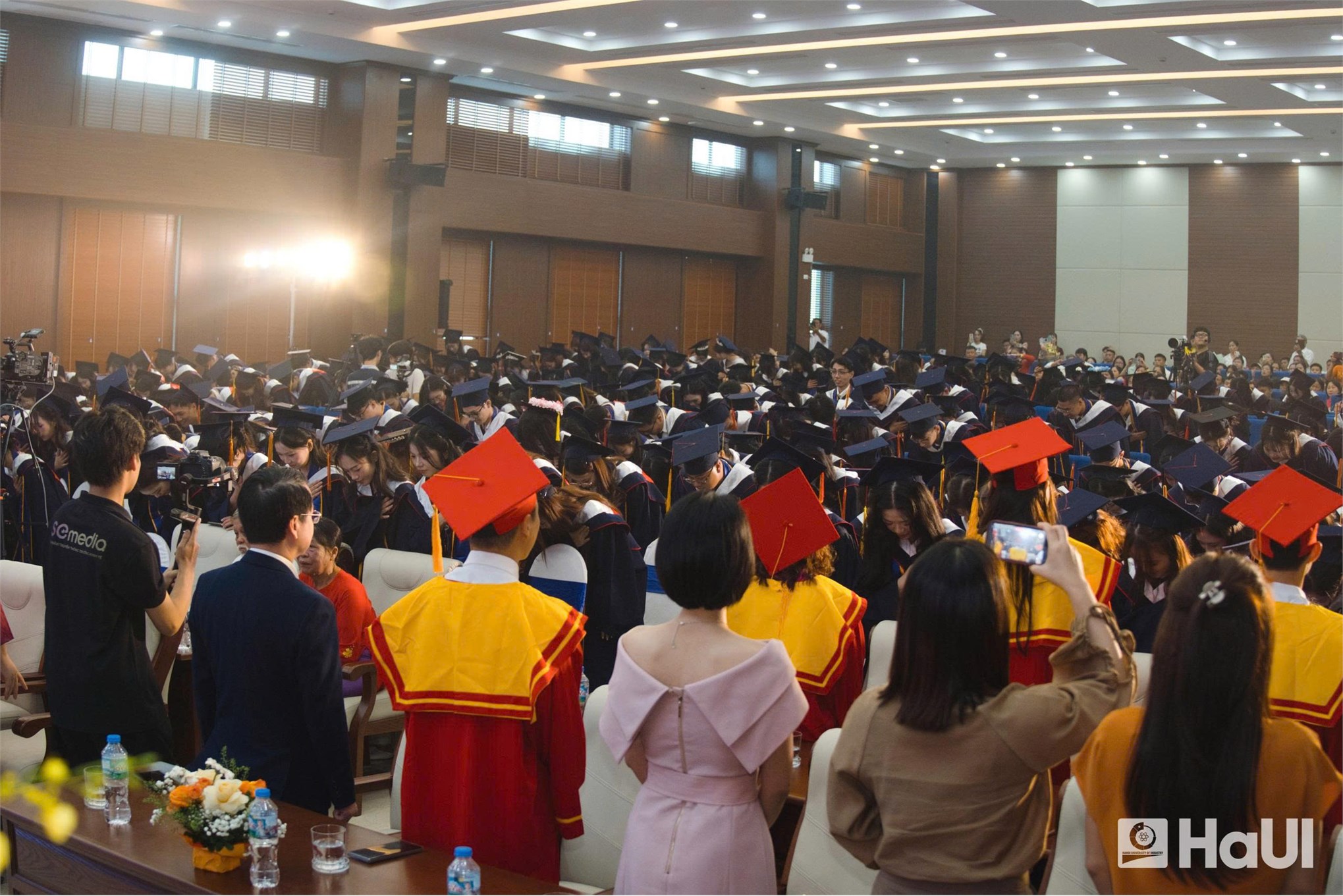 Đi xa bằng bản lĩnh, đi đúng hướng bằng sự tử tế - dấu ấn tốt nghiệp Trường Kinh tế, HaUI