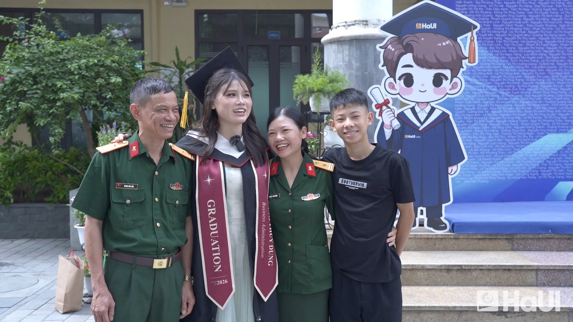 Đi xa bằng bản lĩnh, đi đúng hướng bằng sự tử tế - dấu ấn tốt nghiệp Trường Kinh tế, HaUI