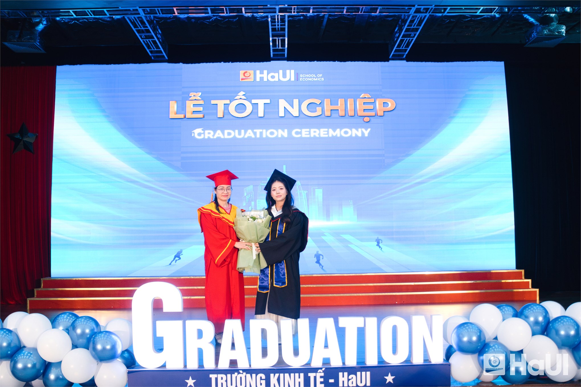 Đi xa bằng bản lĩnh, đi đúng hướng bằng sự tử tế - dấu ấn tốt nghiệp Trường Kinh tế, HaUI