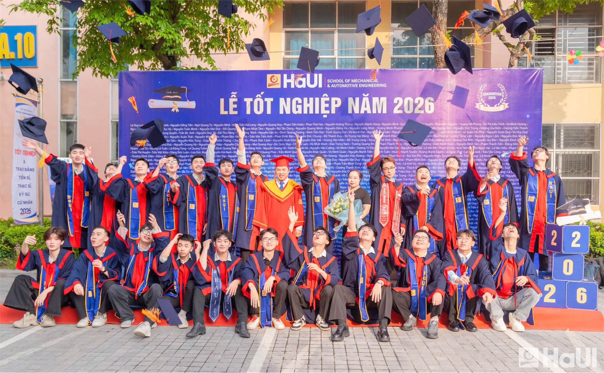 Từ giảng đường đến doanh nghiệp - Hành trình mới của tân khoa Trường Cơ khí - Ô tô, HaUI.