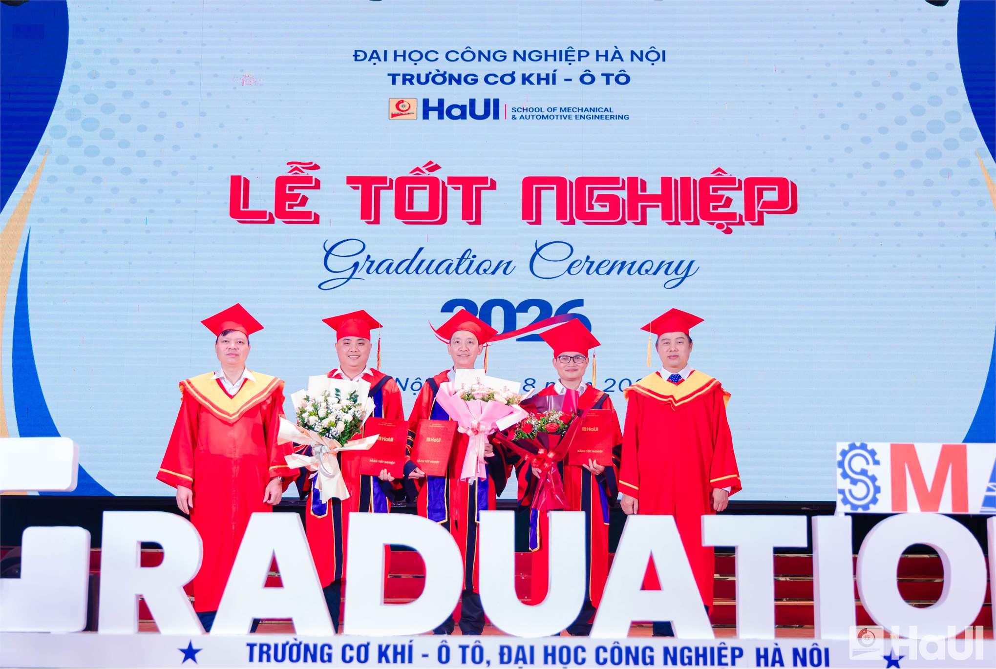Từ giảng đường đến doanh nghiệp - Hành trình mới của tân khoa Trường Cơ khí - Ô tô, HaUI.
