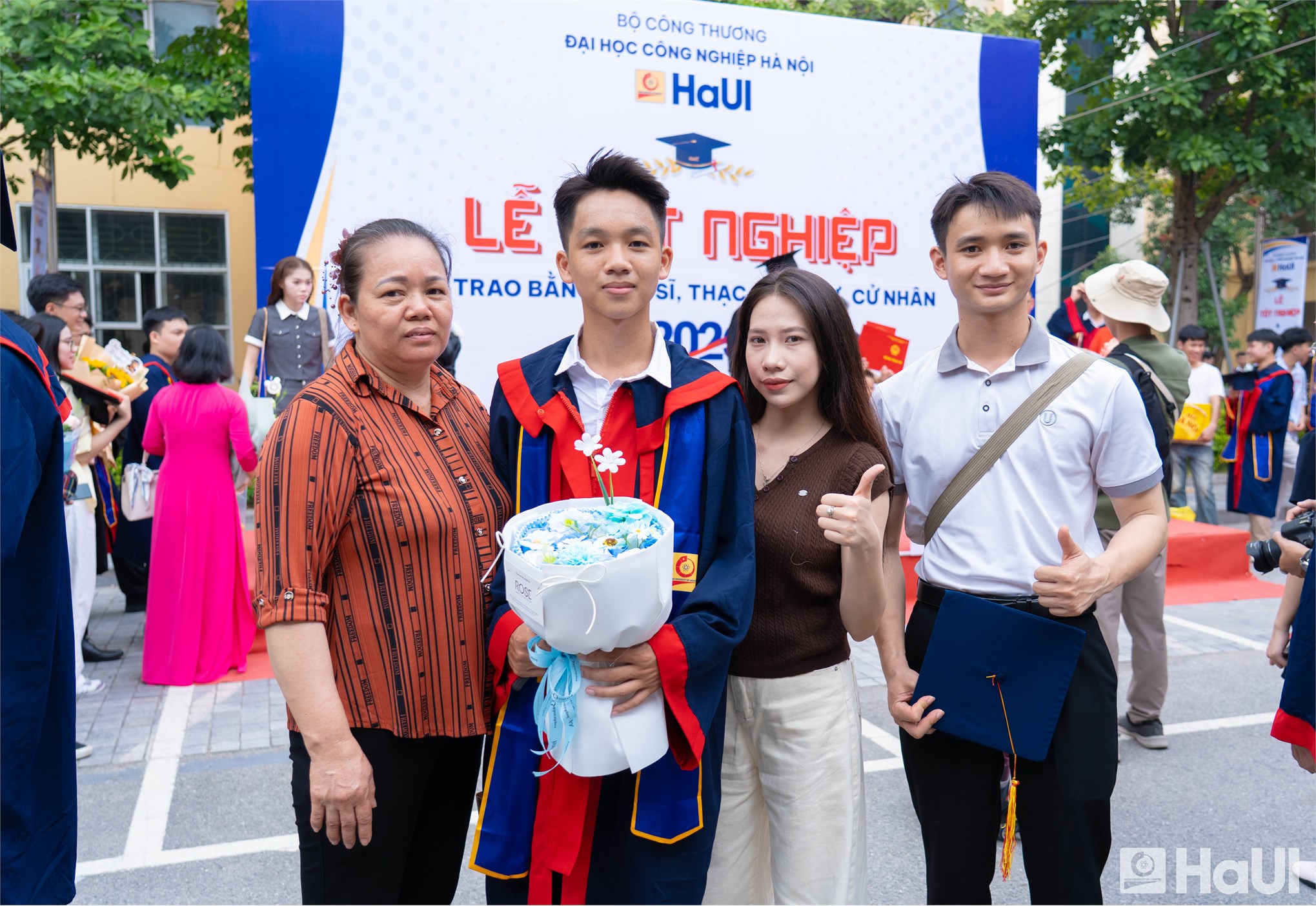 Từ giảng đường đến doanh nghiệp - Hành trình mới của tân khoa Trường Cơ khí - Ô tô, HaUI.