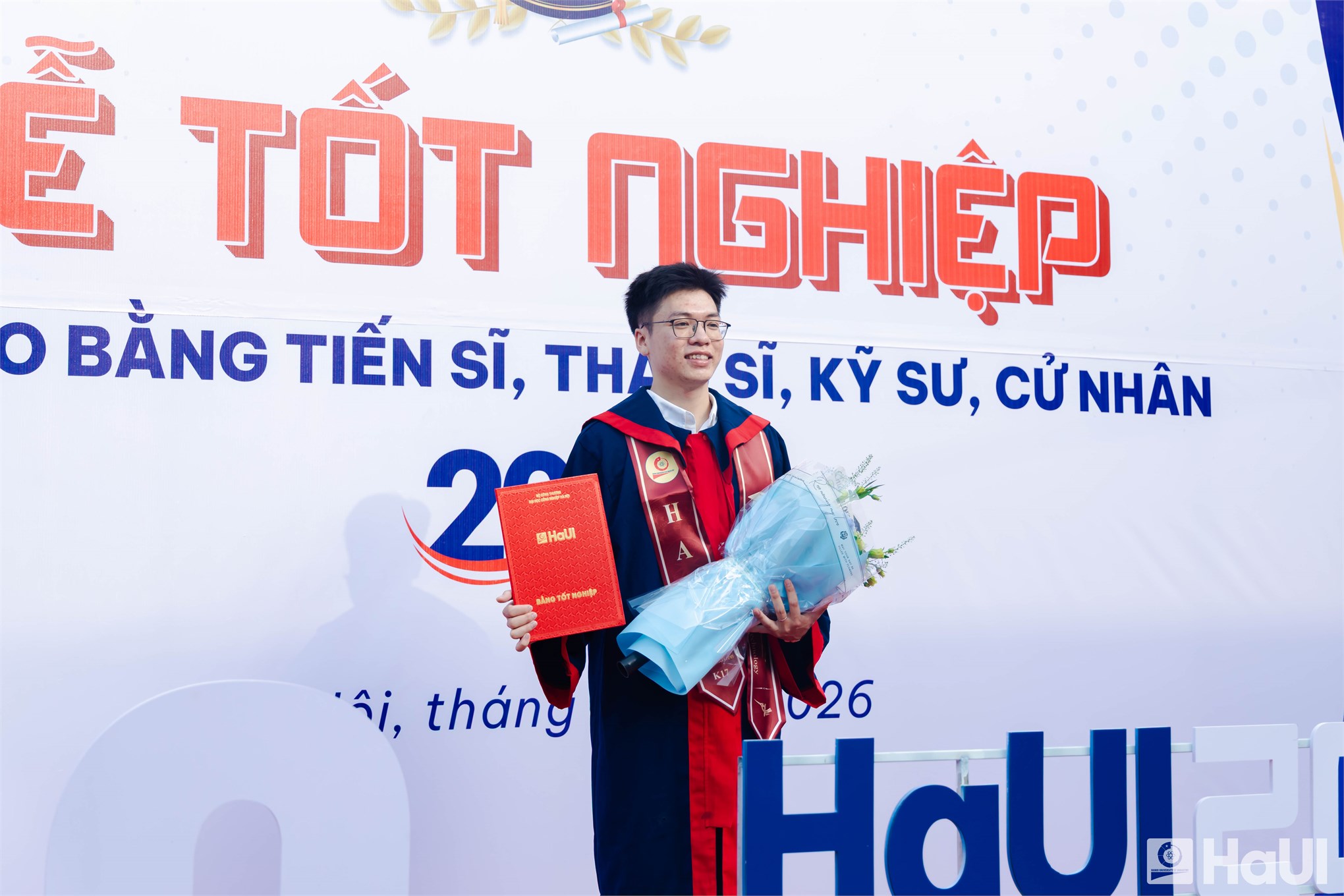Từ giảng đường đến doanh nghiệp - Hành trình mới của tân khoa Trường Cơ khí - Ô tô, HaUI.