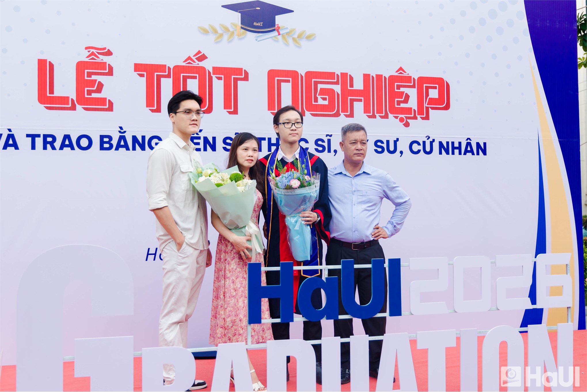 Từ giảng đường đến doanh nghiệp - Hành trình mới của tân khoa Trường Cơ khí - Ô tô, HaUI.