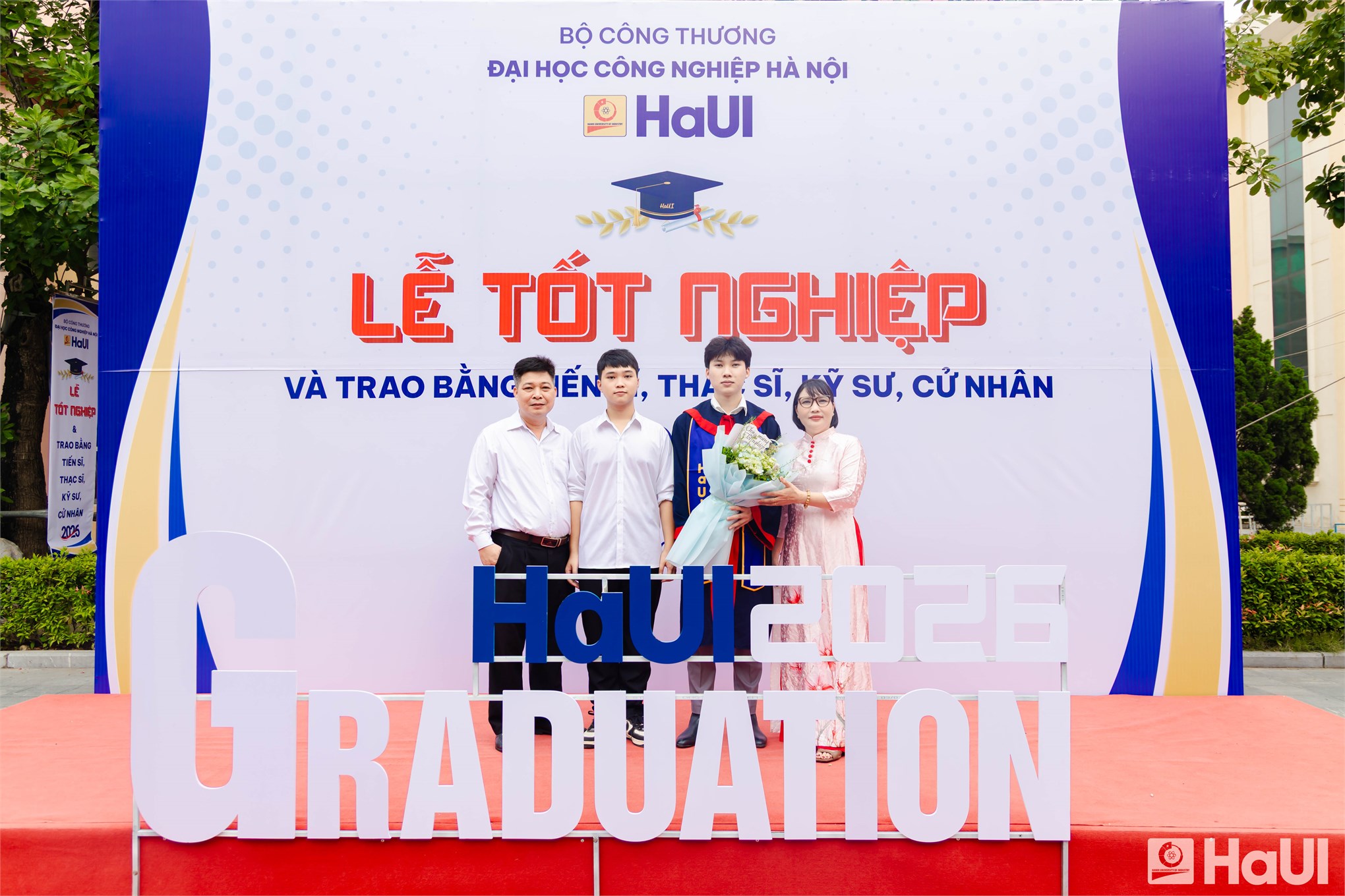 Từ giảng đường đến doanh nghiệp - Hành trình mới của tân khoa Trường Cơ khí - Ô tô, HaUI.