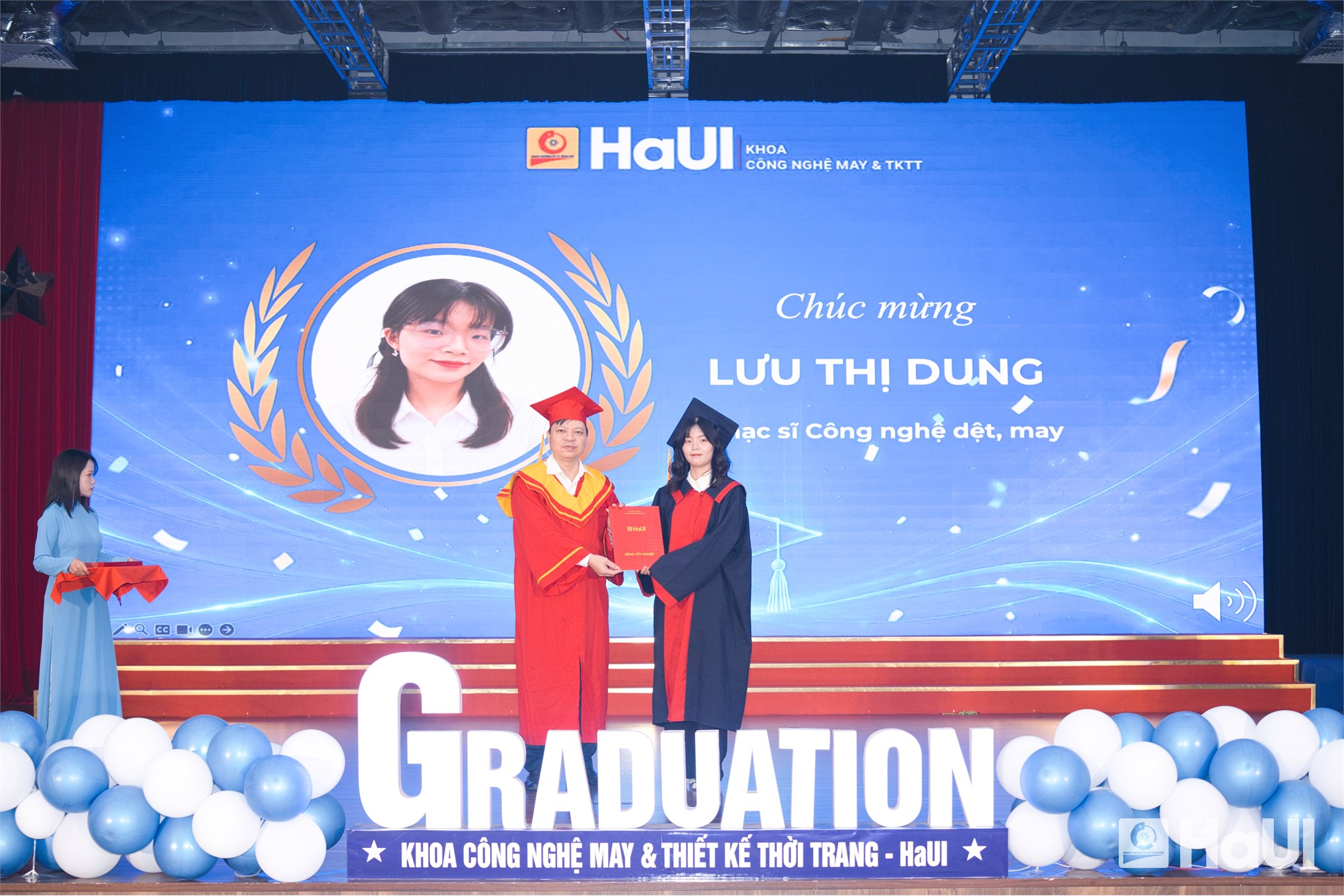 Đạo đức nghề nghiệp, tinh thần sáng tạo và khả năng thích ứng - hành trang của tân cử nhân Khoa May và Thiết kế thời trang, HaUI