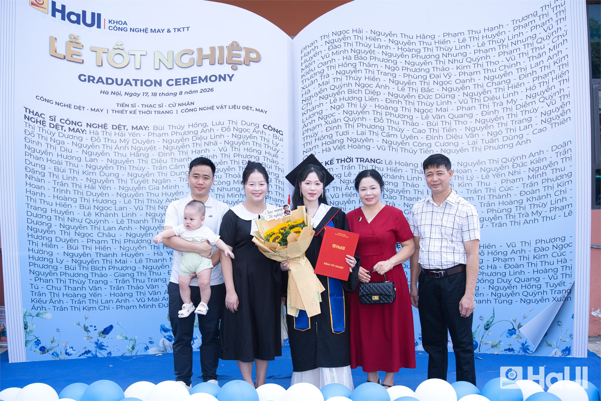 Đạo đức nghề nghiệp, tinh thần sáng tạo và khả năng thích ứng - hành trang của tân cử nhân Khoa May và Thiết kế thời trang, HaUI