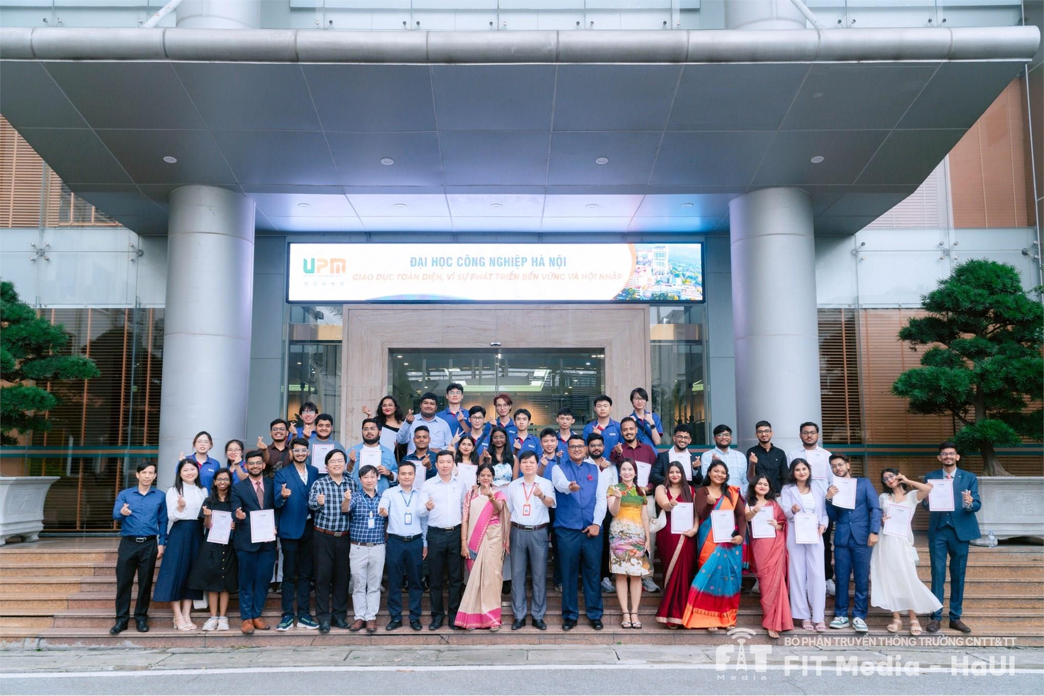 Hội nhập quốc tế với 15 chương trình đào tạo bằng Tiếng Anh tại Đại học Công nghiệp Hà Nội.