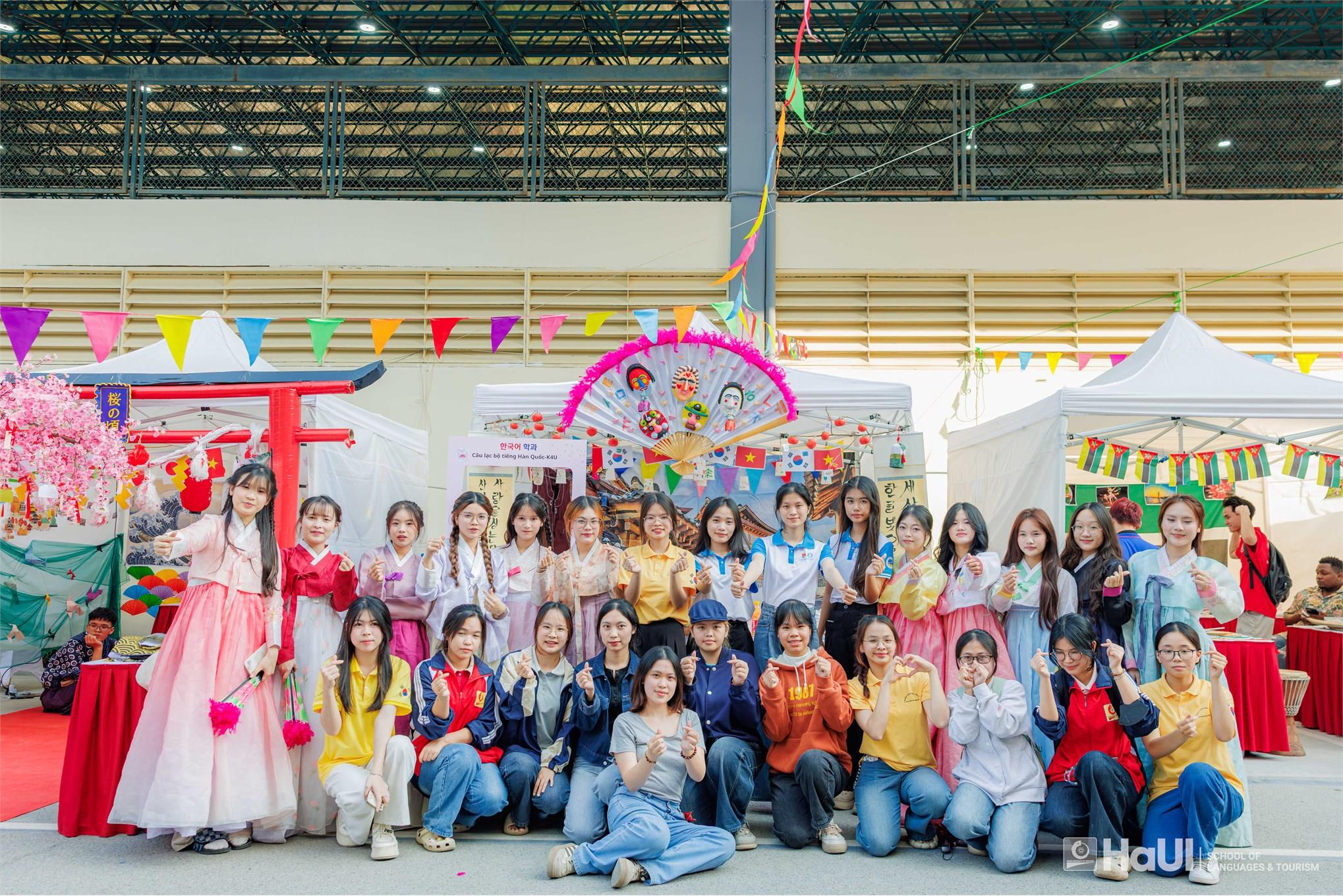 Hội nhập quốc tế với 15 chương trình đào tạo bằng Tiếng Anh tại Đại học Công nghiệp Hà Nội.