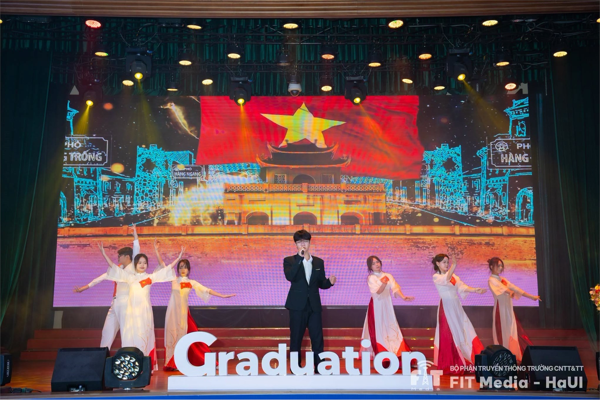 Tân khoa Trường Công nghệ Thông tin và truyền thông và hành trang bước vào tương lai cùng AI