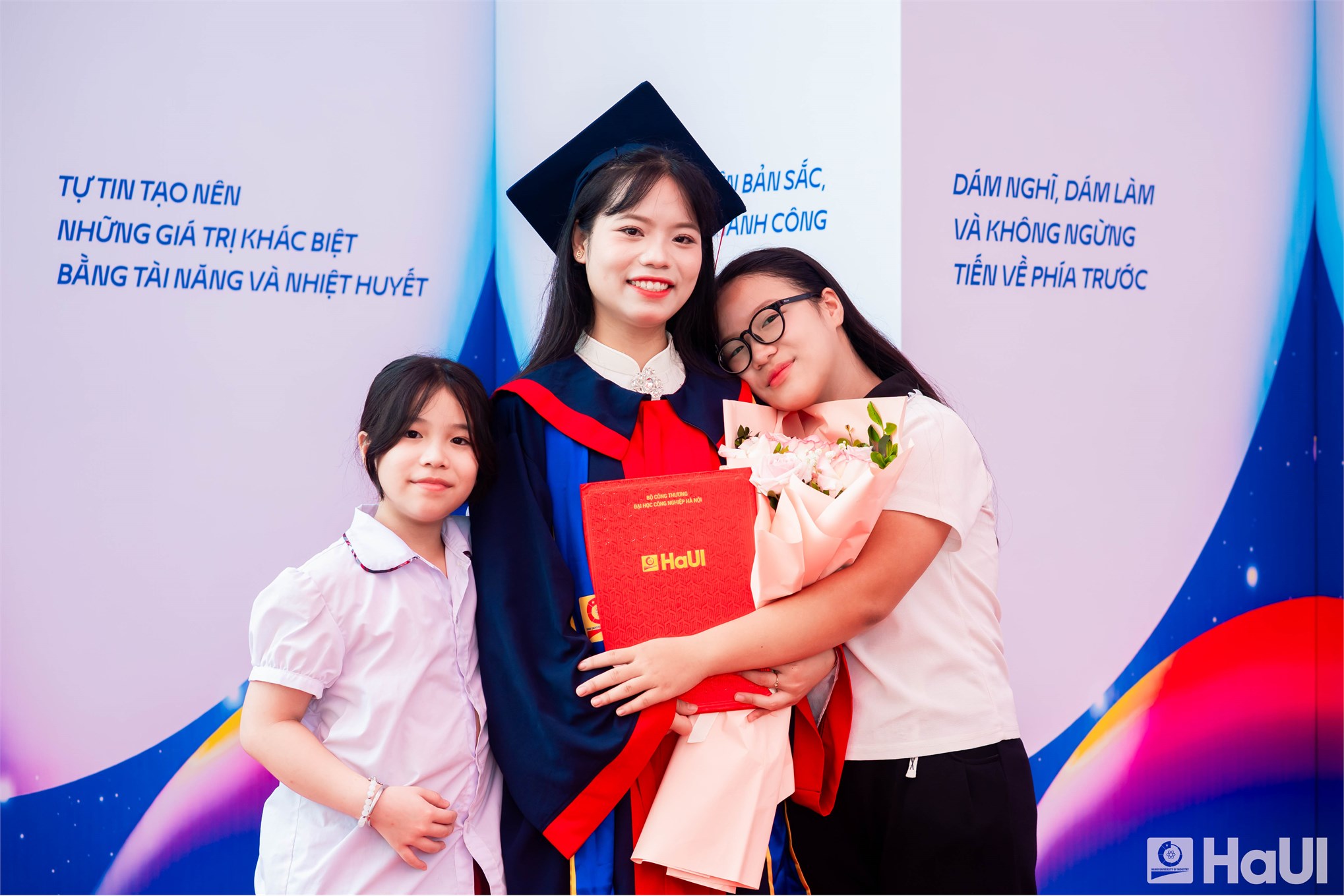 844 tân Thạc sĩ, Cử nhân Trường Ngoại ngữ - Du lịch, HaUI: Một thế hệ mới sẵn sàng hội nhập