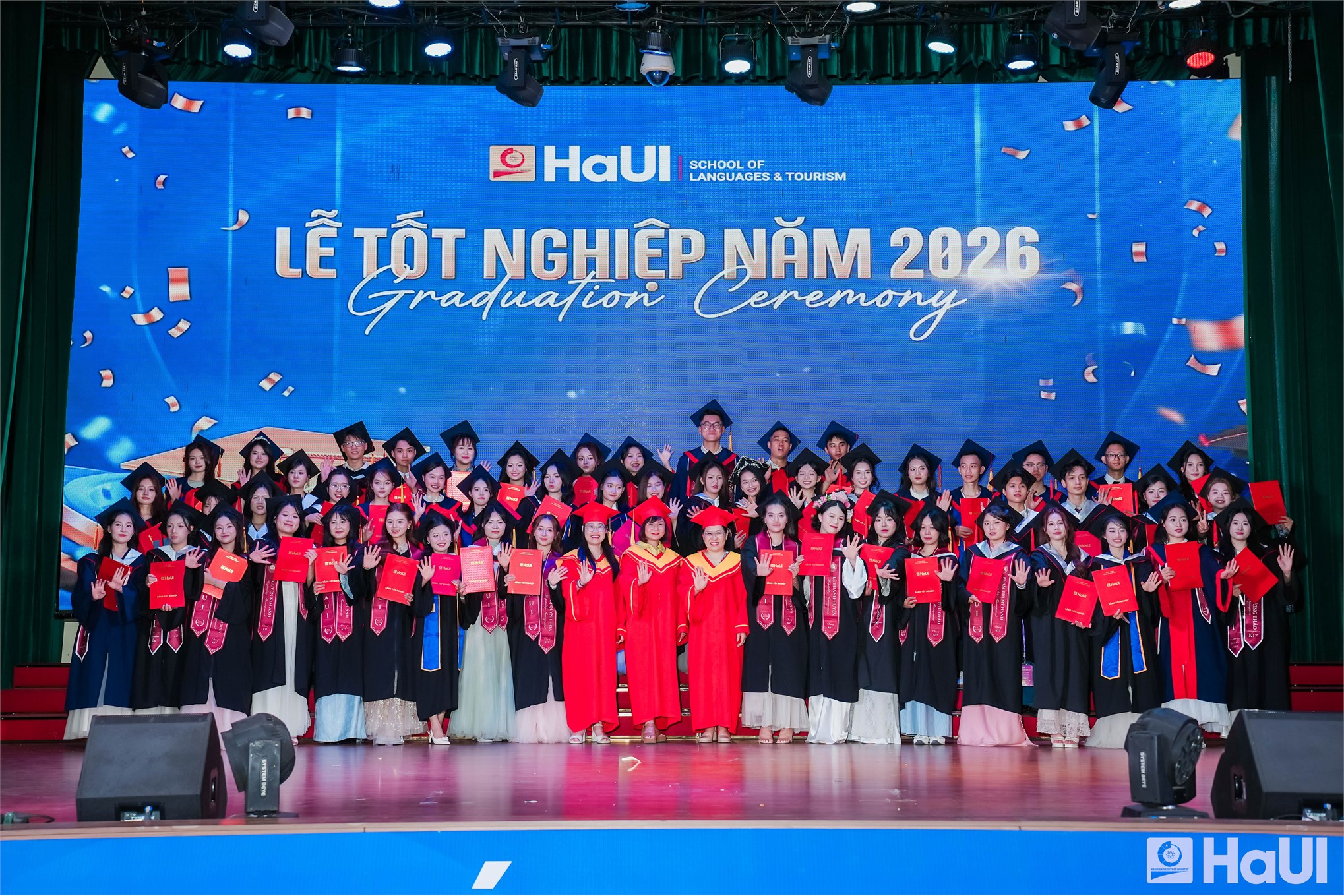 844 tân Thạc sĩ, Cử nhân Trường Ngoại ngữ - Du lịch, HaUI: Một thế hệ mới sẵn sàng hội nhập