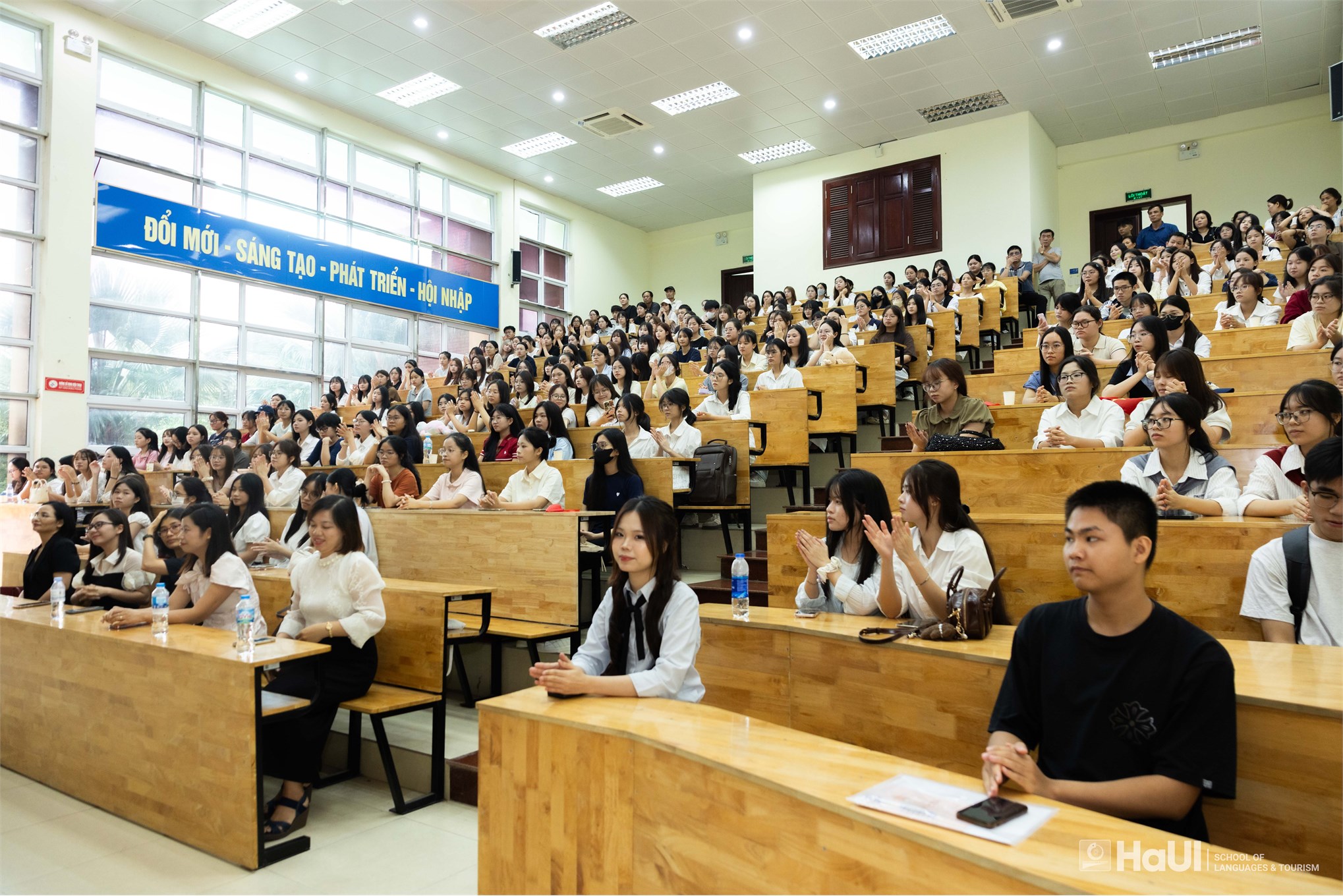 Ninh Bình những ngày đón K21: Từ bỡ ngỡ đến thân quen