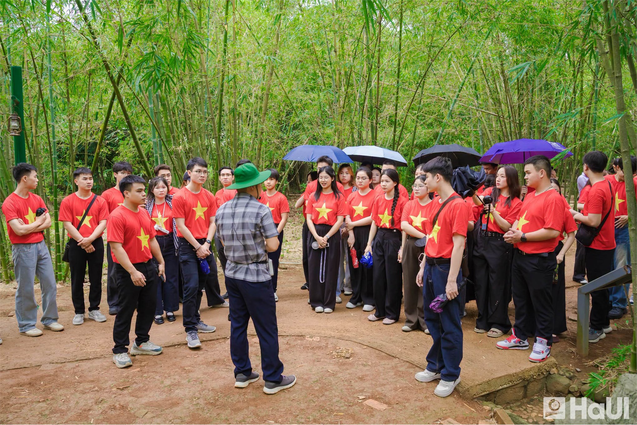 Hành trình Thanh niên làm theo lời Bác 2026: Tiếp nối mạch nguồn lịch sử, thắp lên niềm tự hào tuổi trẻ HaUI