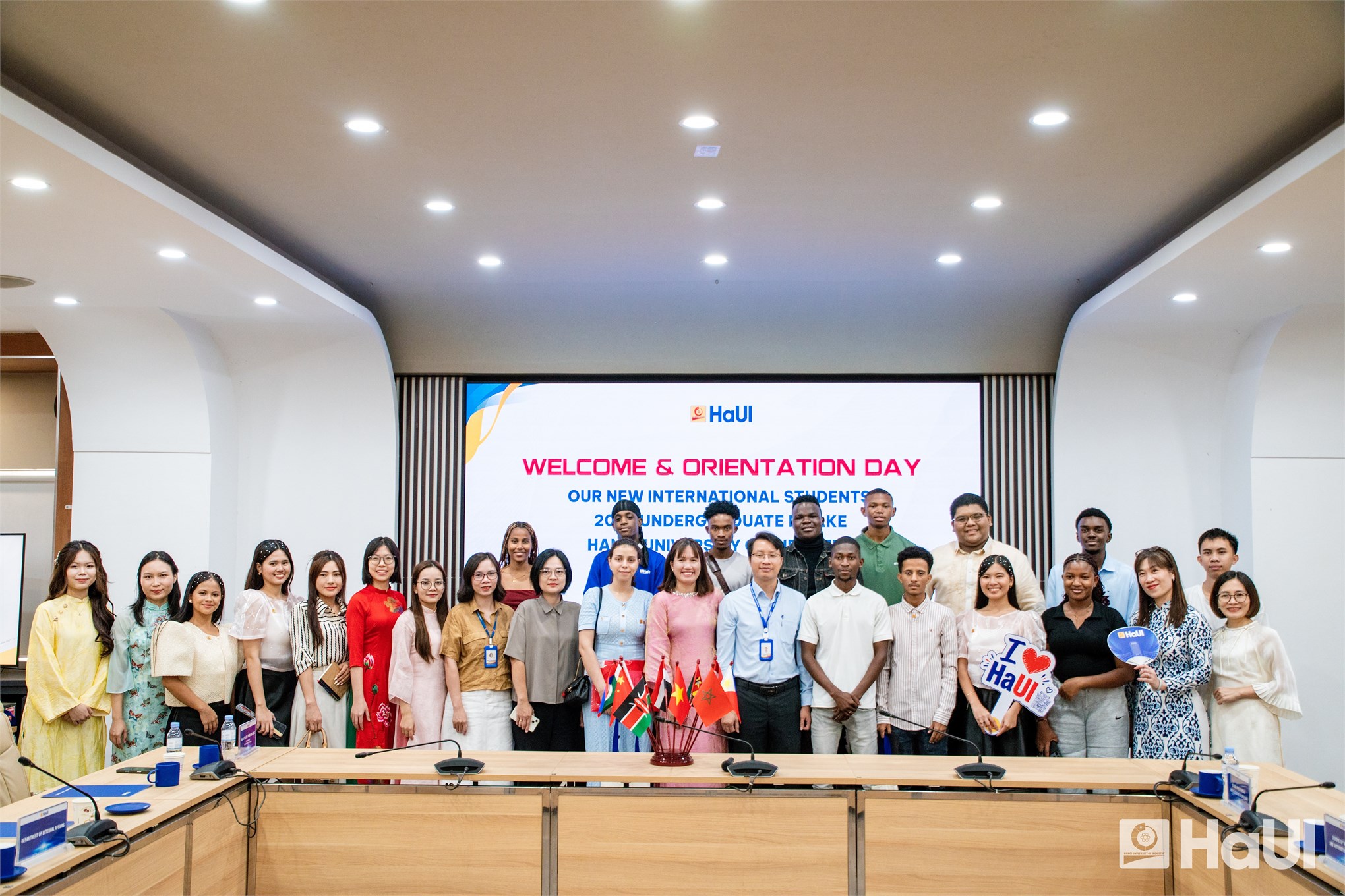 Sinh viên nhiều quốc gia lựa chọn học tập tại Đại học Công nghiệp Hà Nội