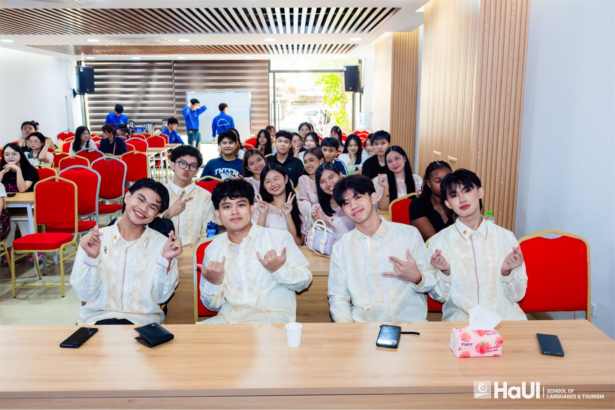 Bứt phá với lộ trình cử nhân đại học cùng các chương trình đào tạo bằng tiếng Anh tại HaUI