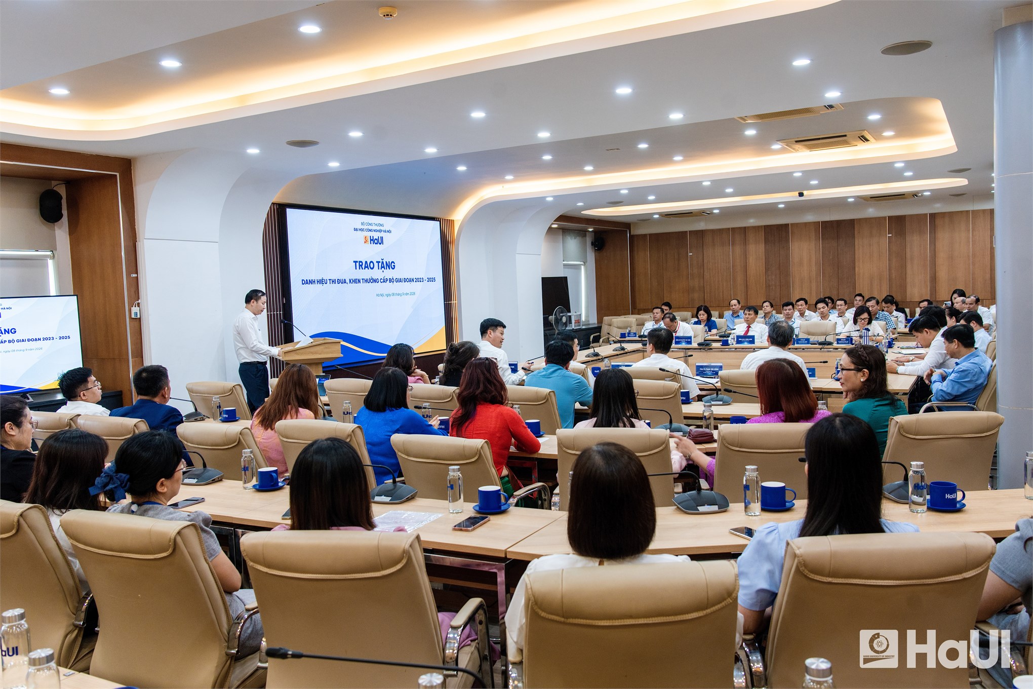 Đại học Công nghiệp Hà Nội trao tặng danh hiệu thi đua, khen thưởng cấp Bộ giai đoạn 2023-2025
