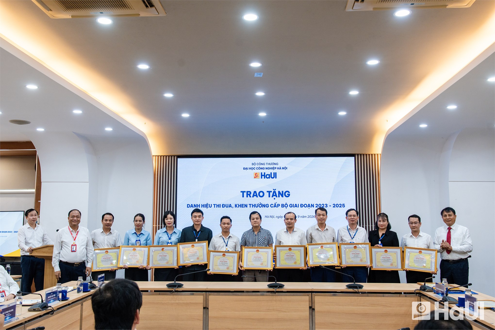 Đại học Công nghiệp Hà Nội trao tặng danh hiệu thi đua, khen thưởng cấp Bộ giai đoạn 2023-2025