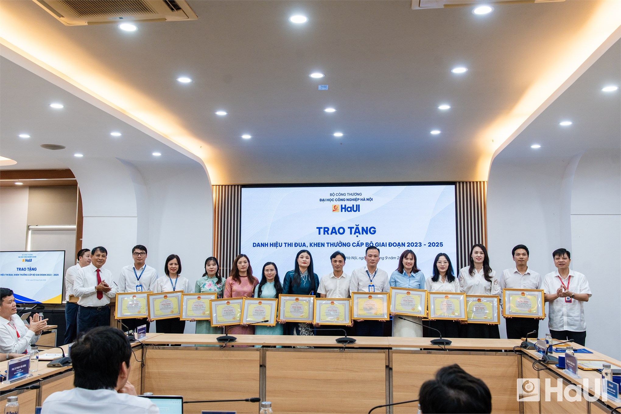 Đại học Công nghiệp Hà Nội trao tặng danh hiệu thi đua, khen thưởng cấp Bộ giai đoạn 2023-2025