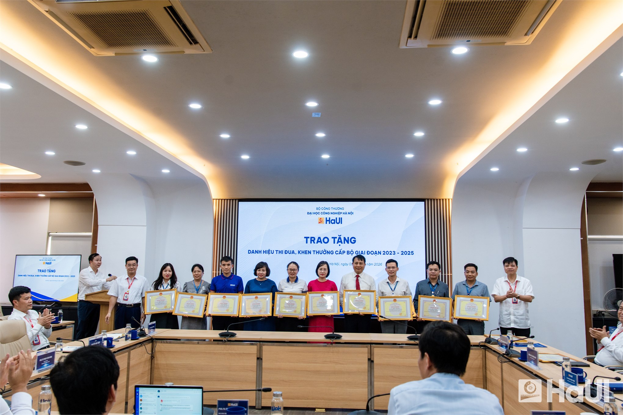 Đại học Công nghiệp Hà Nội trao tặng danh hiệu thi đua, khen thưởng cấp Bộ giai đoạn 2023-2025