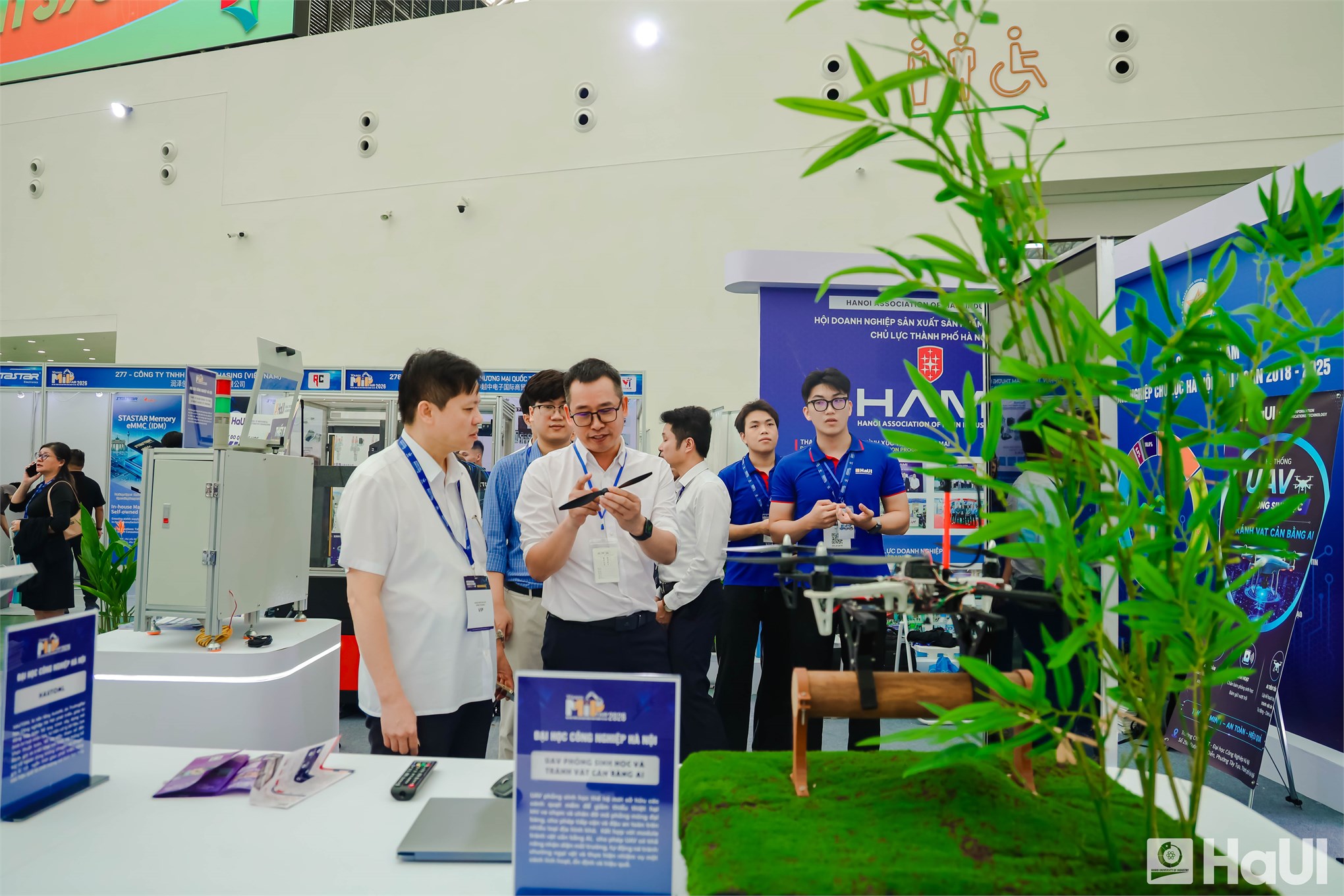 Dấu ấn khoa học công nghệ HaUI tại Hanoi MIP Fair 2026