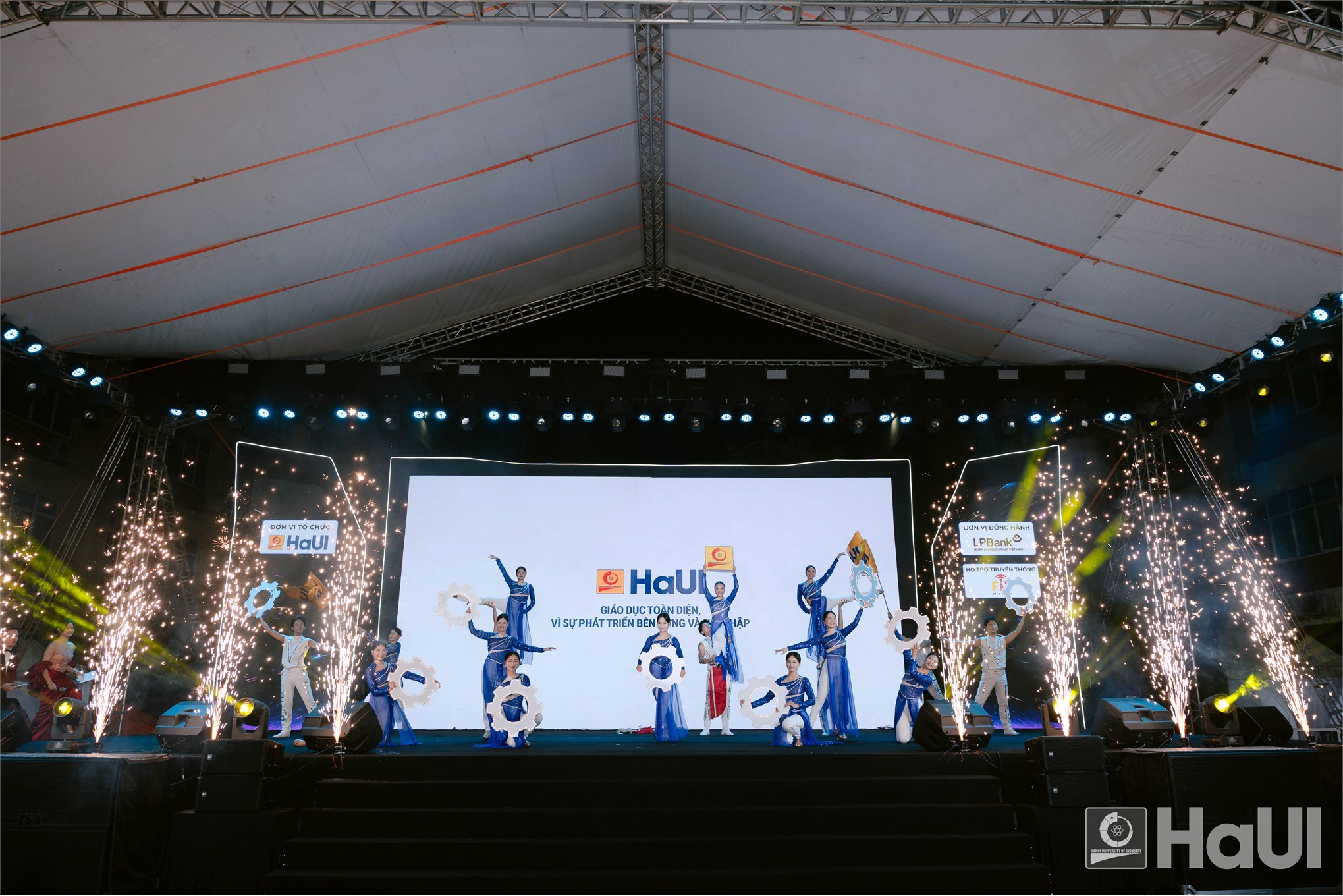 HaUI SPARK 2026: Cháy hết mình cùng tuổi trẻ HaUI